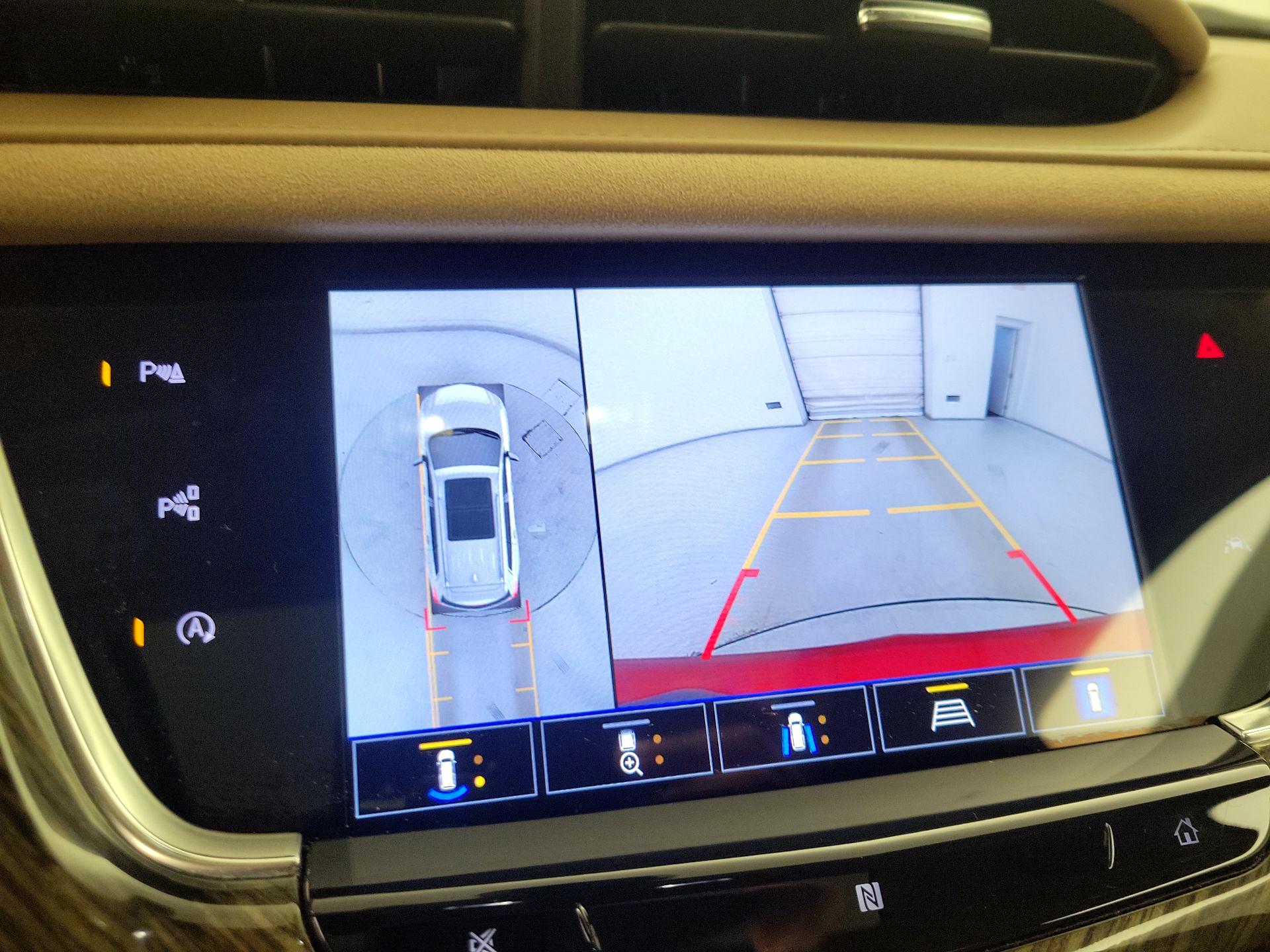 Thumbnail: 2021 Cadillac XT6 - 15