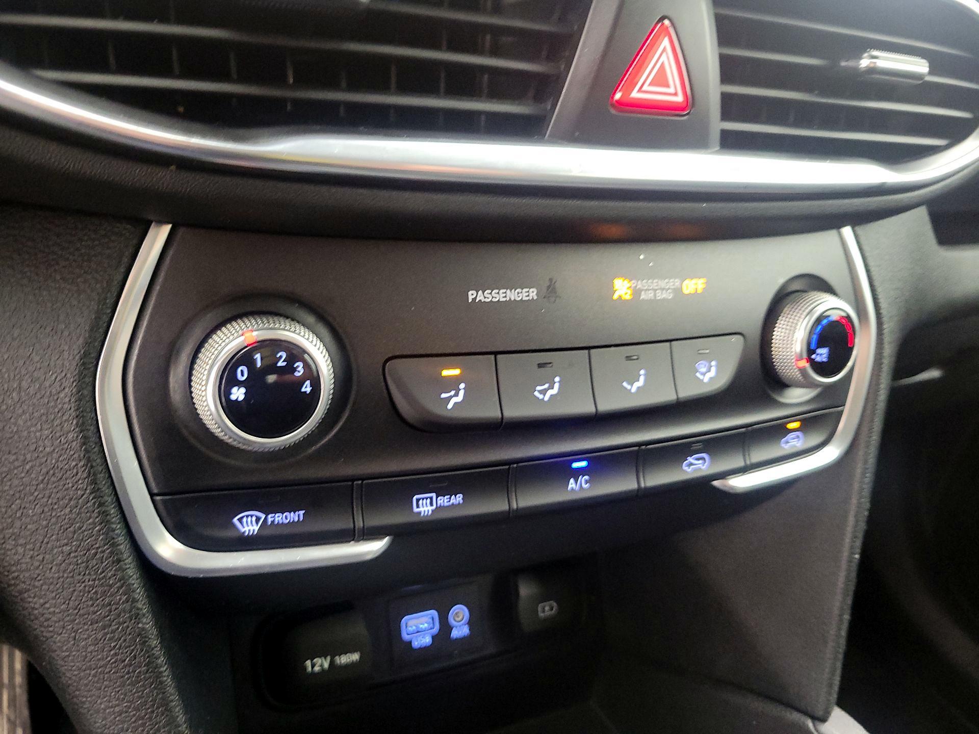 Thumbnail: 2019 Hyundai Santa Fe - 16