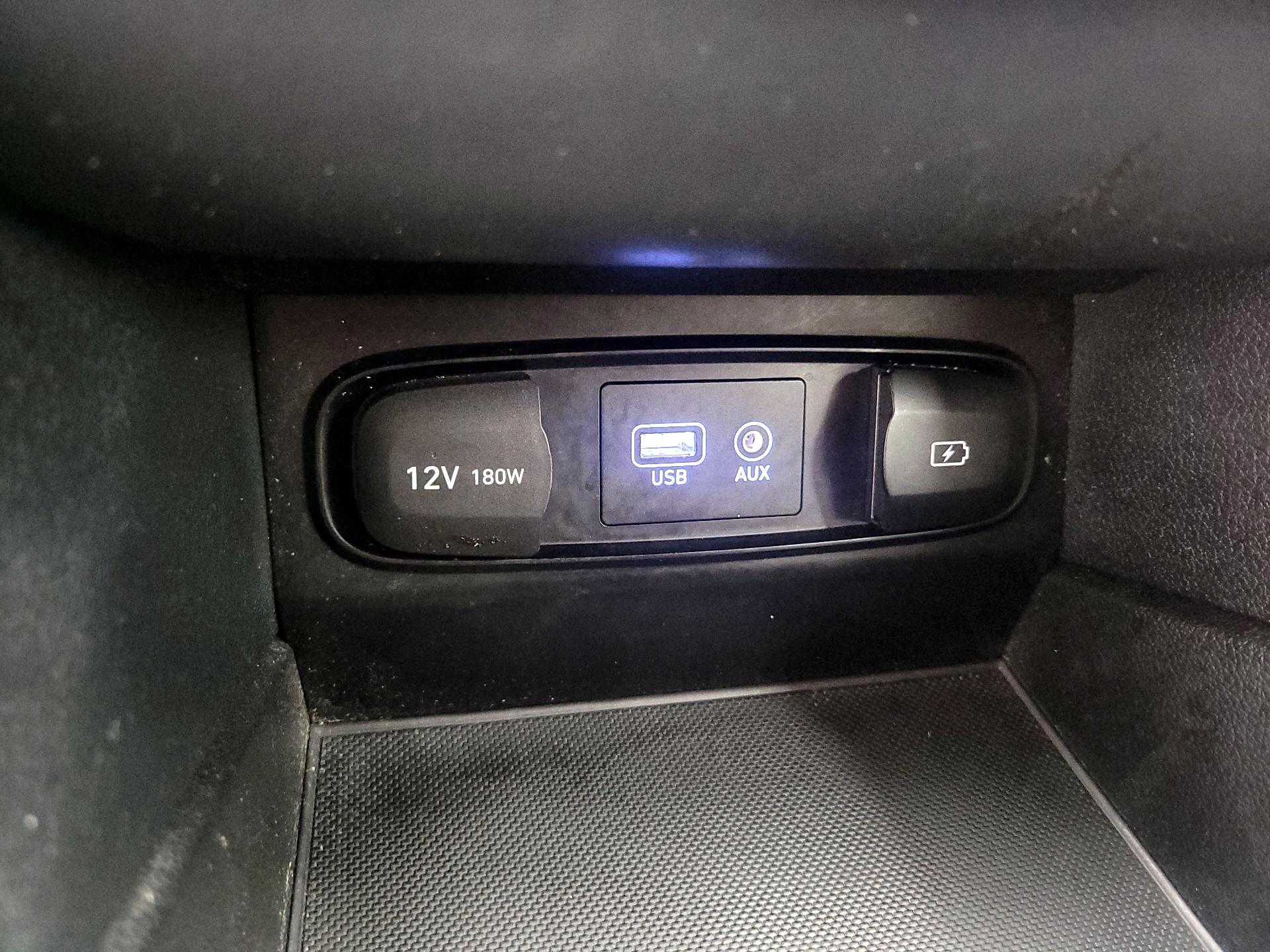 Thumbnail: 2019 Hyundai Santa Fe - 18