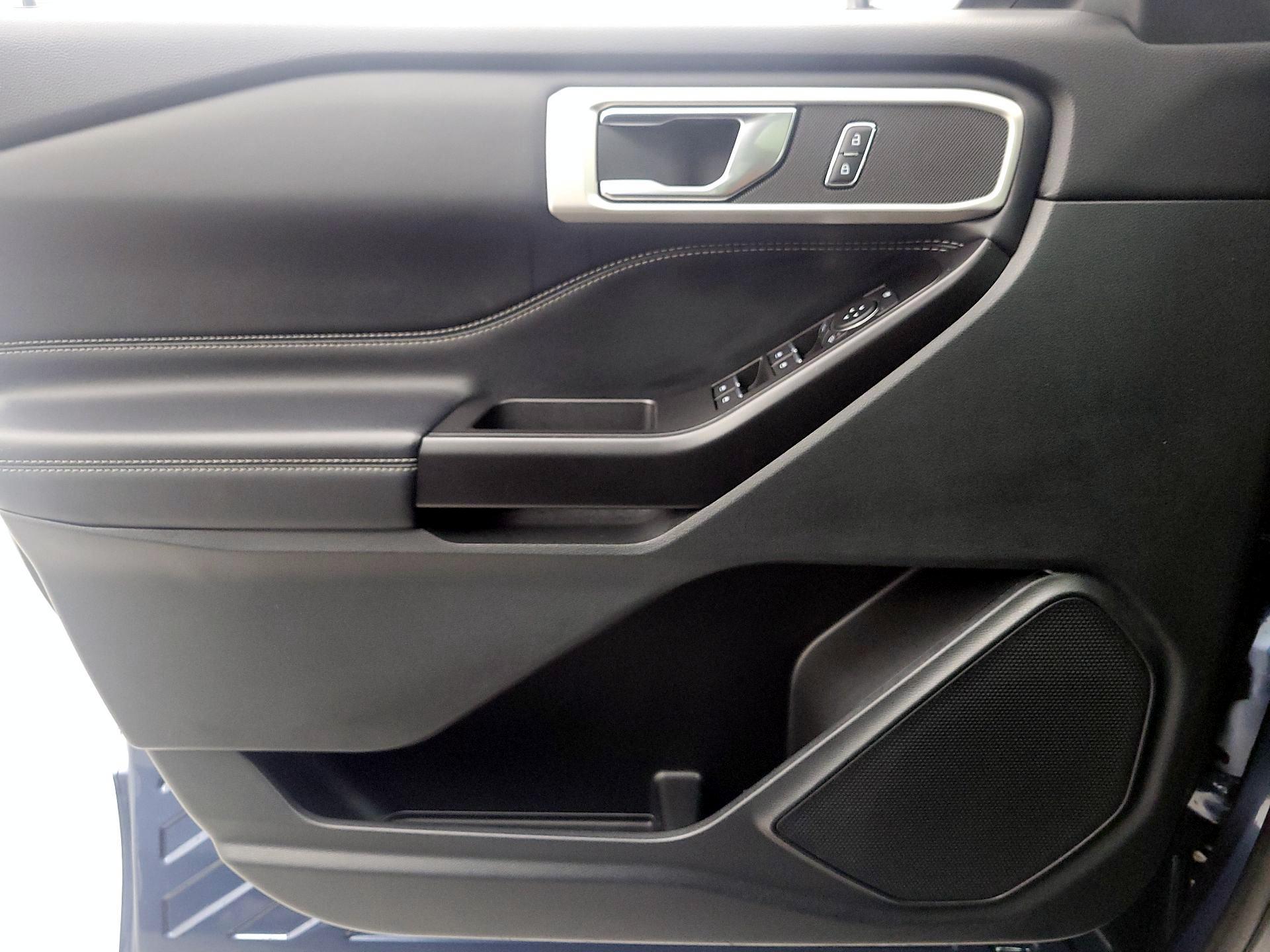 Thumbnail: 2020 Ford Explorer - 12