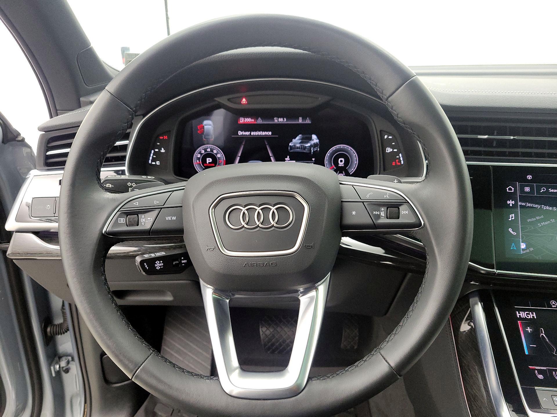 Thumbnail: 2023 Audi Q7 - 10