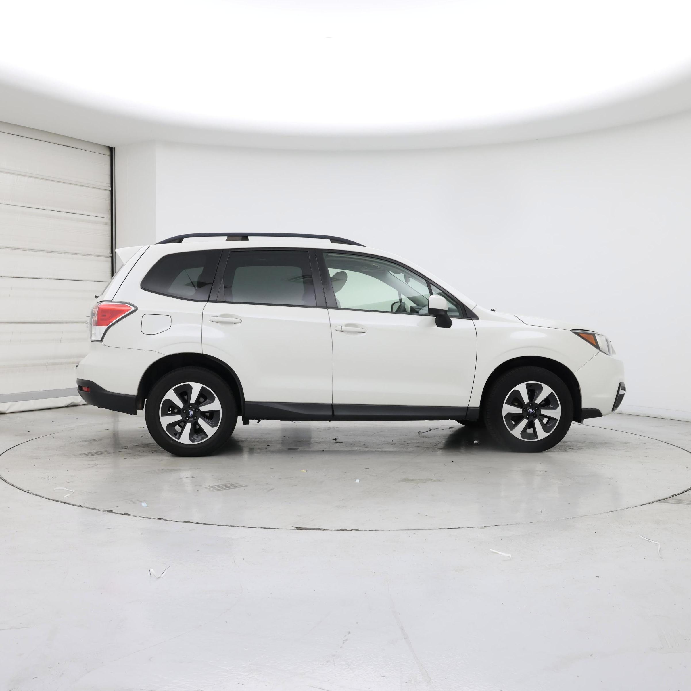 Thumbnail: 2017 Subaru Forester - 7