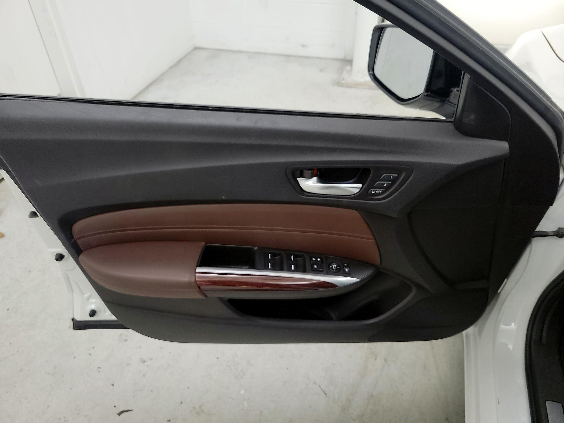 Thumbnail: 2016 Acura TLX - 12