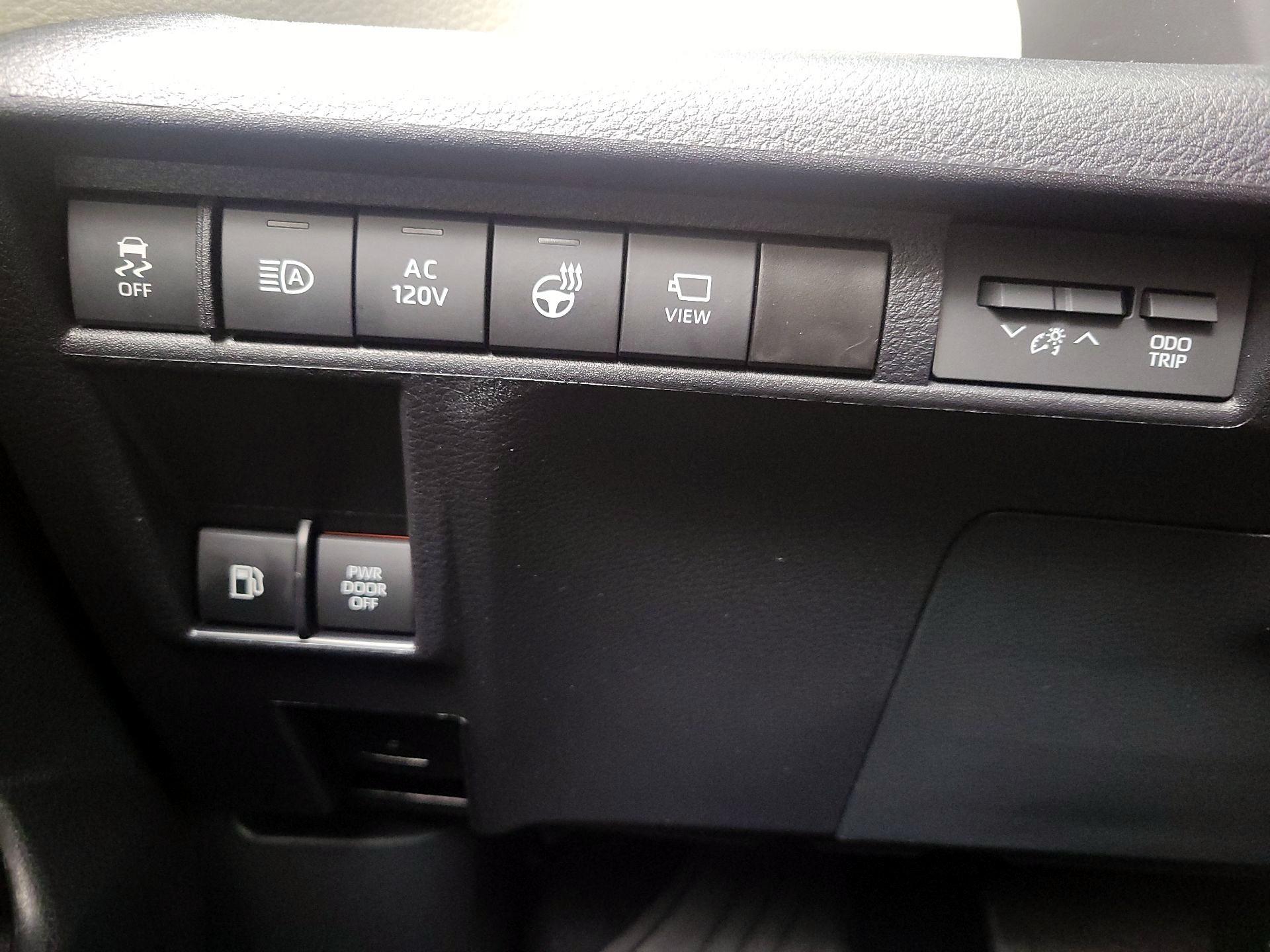 Thumbnail: 2024 Toyota Sienna - 13