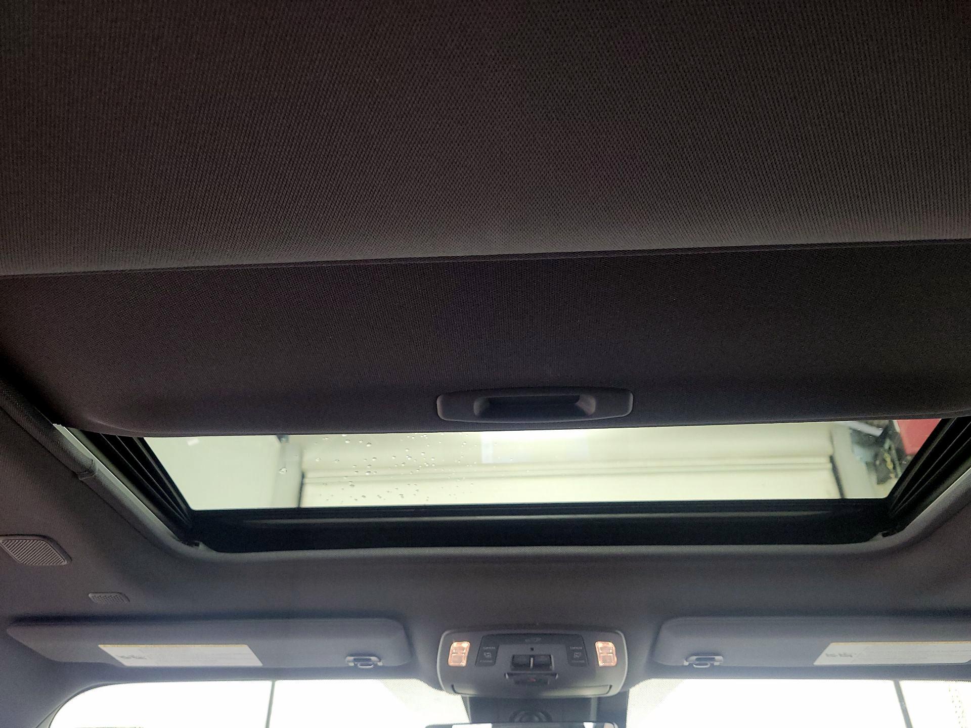 Thumbnail: 2024 Toyota Sienna - 20