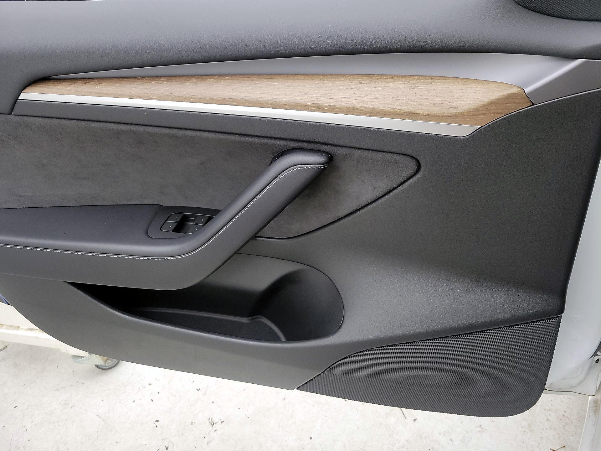 Thumbnail: 2023 Tesla Model 3 - 12