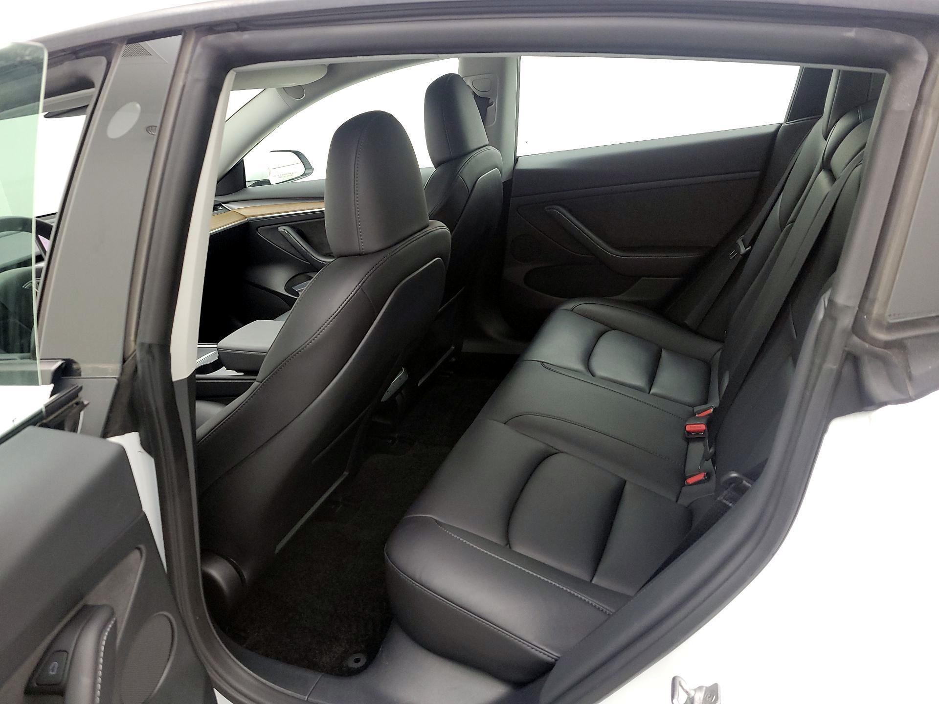 Thumbnail: 2023 Tesla Model 3 - 19