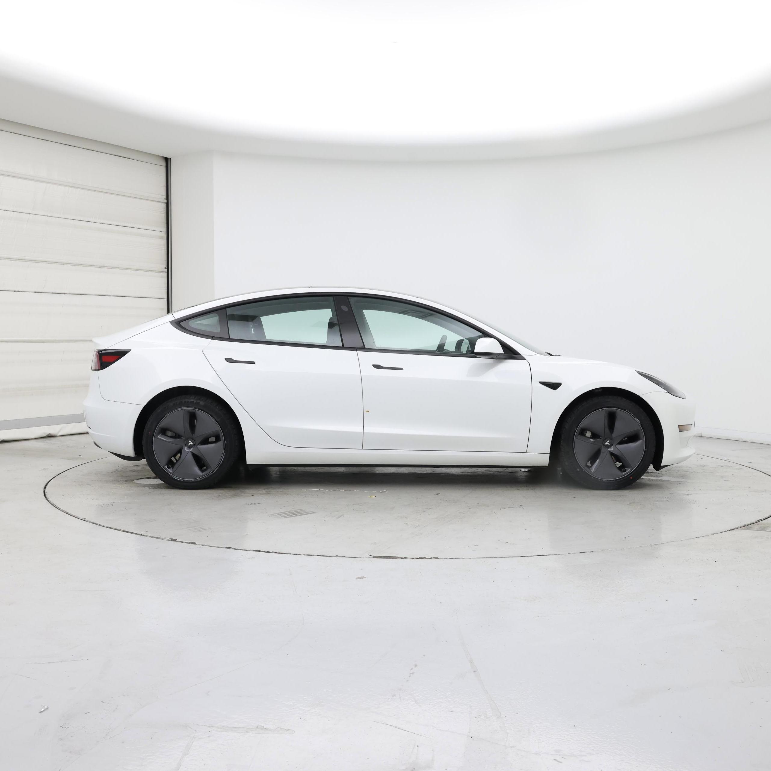 Thumbnail: 2023 Tesla Model 3 - 7