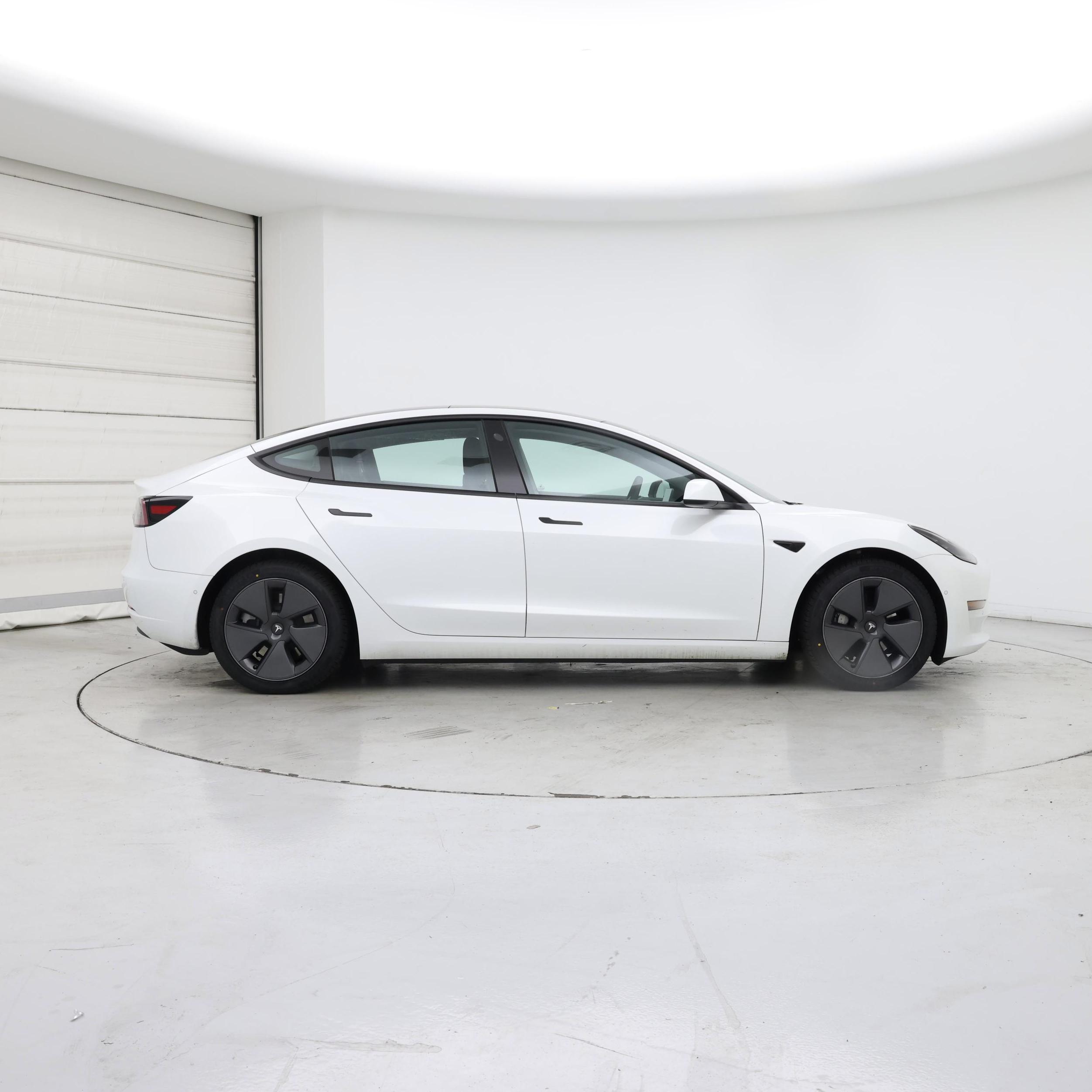 Thumbnail: 2022 Tesla Model 3 - 7