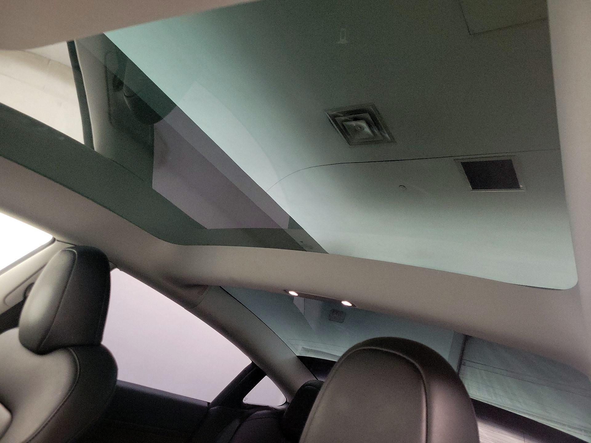 Thumbnail: 2023 Tesla Model 3 - 19