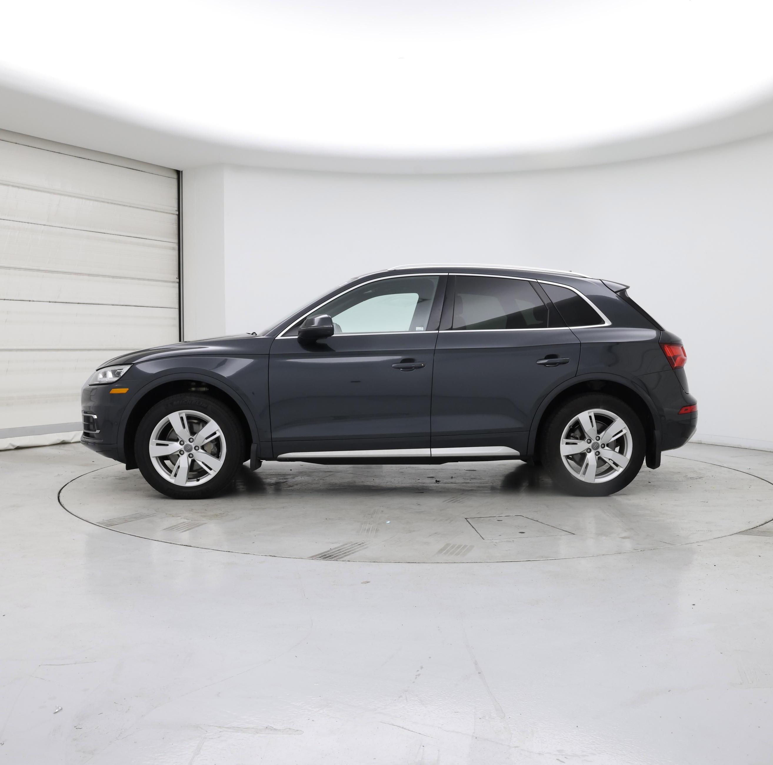 Thumbnail: 2019 Audi Q5 - 3