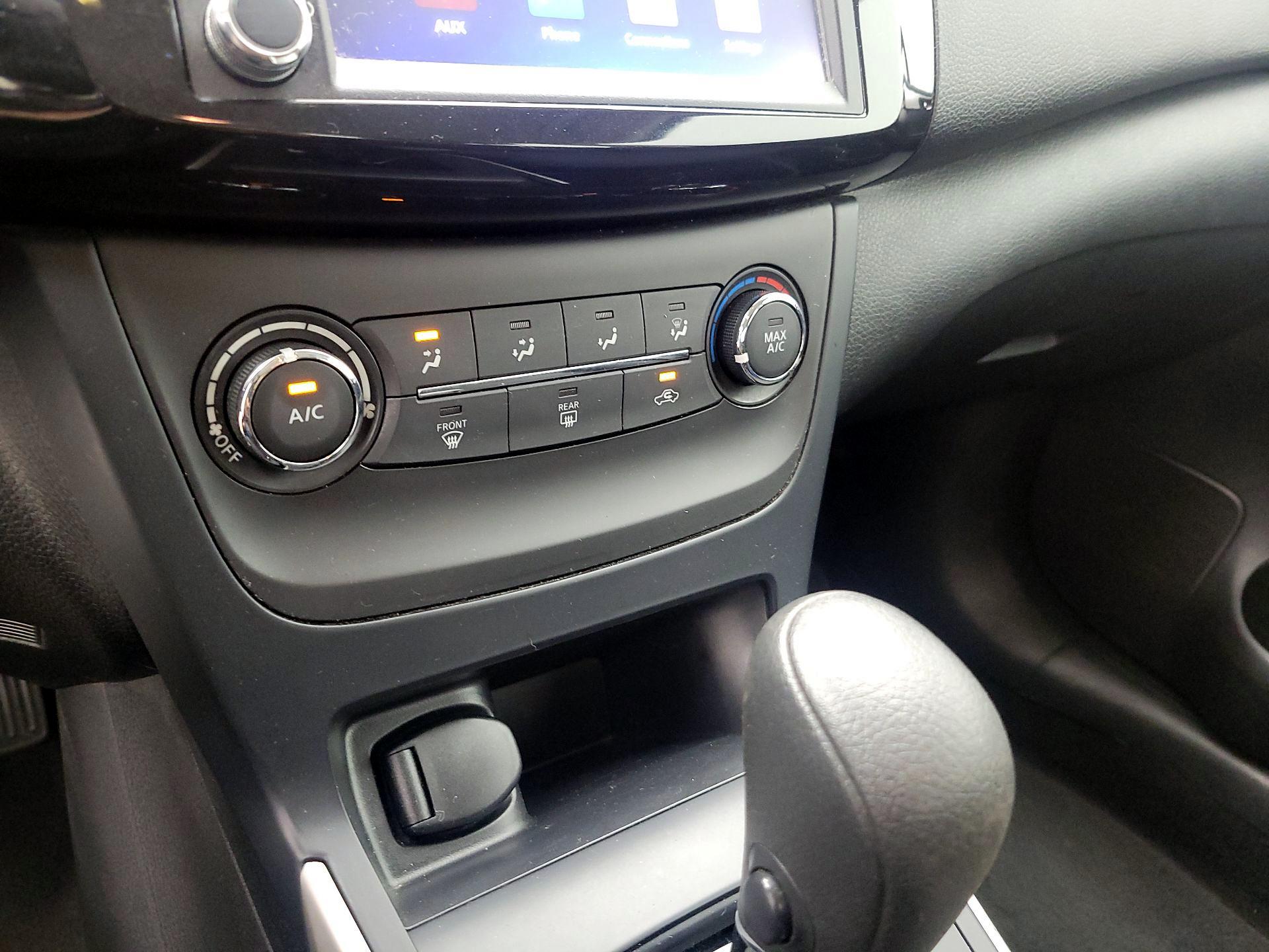 Thumbnail: 2019 Nissan Sentra - 16