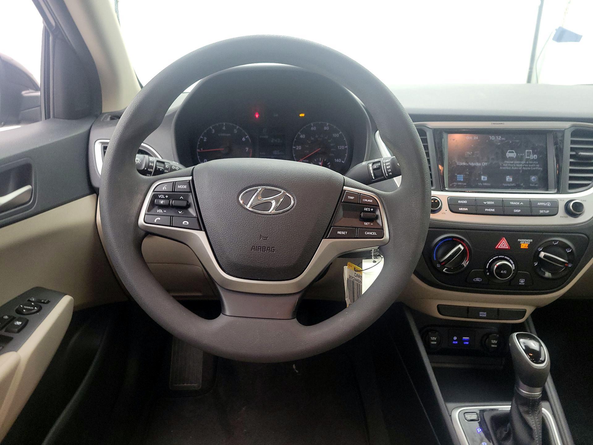 Thumbnail: 2022 Hyundai Accent - 10