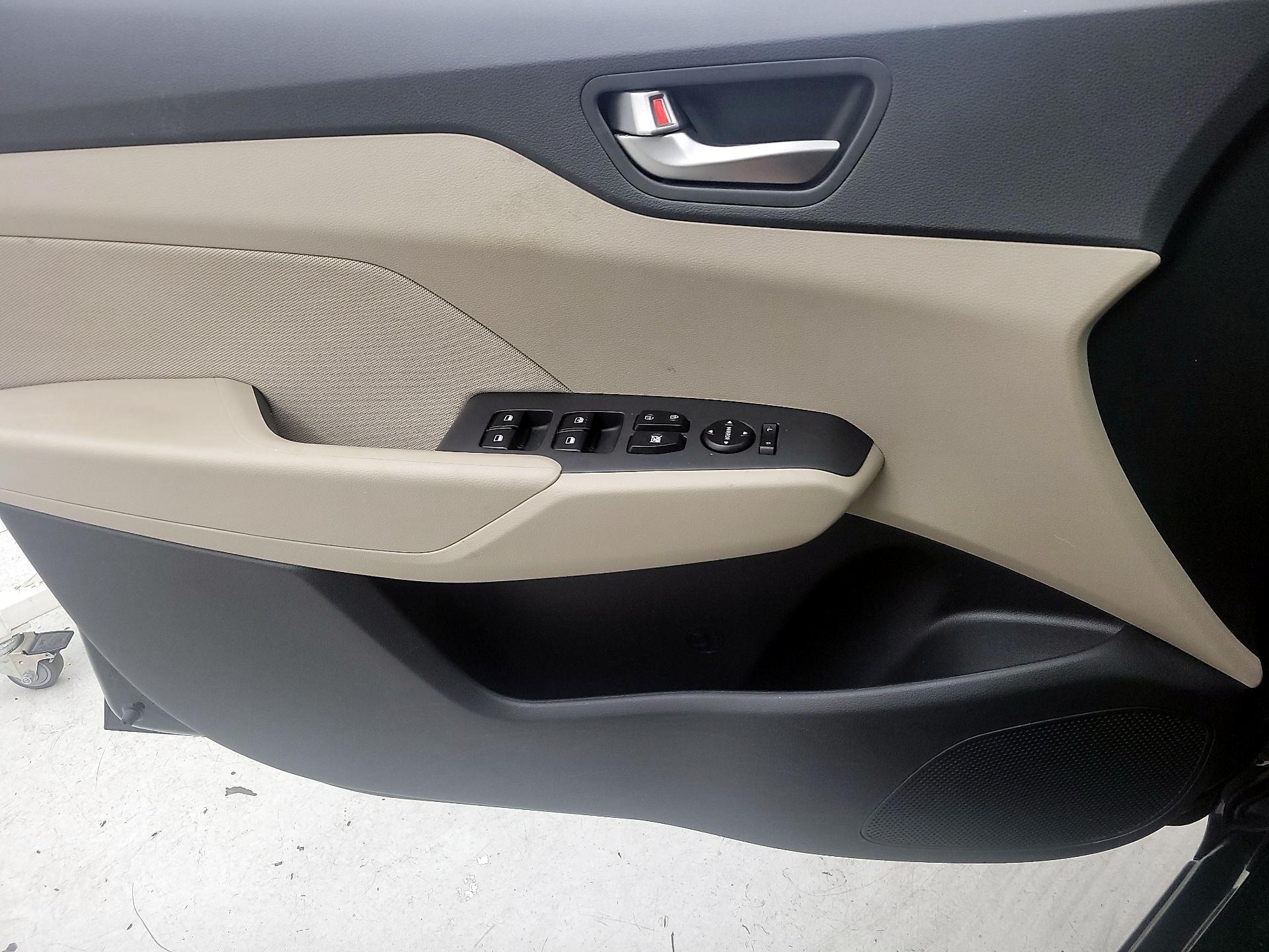 Thumbnail: 2022 Hyundai Accent - 12