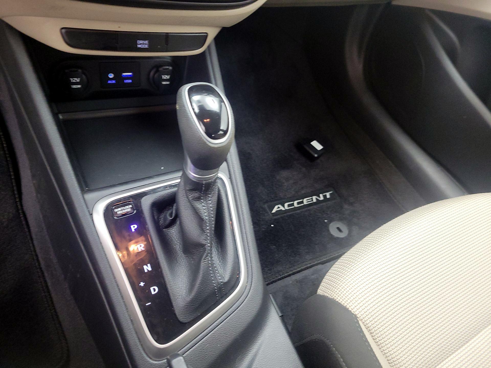 Thumbnail: 2022 Hyundai Accent - 17