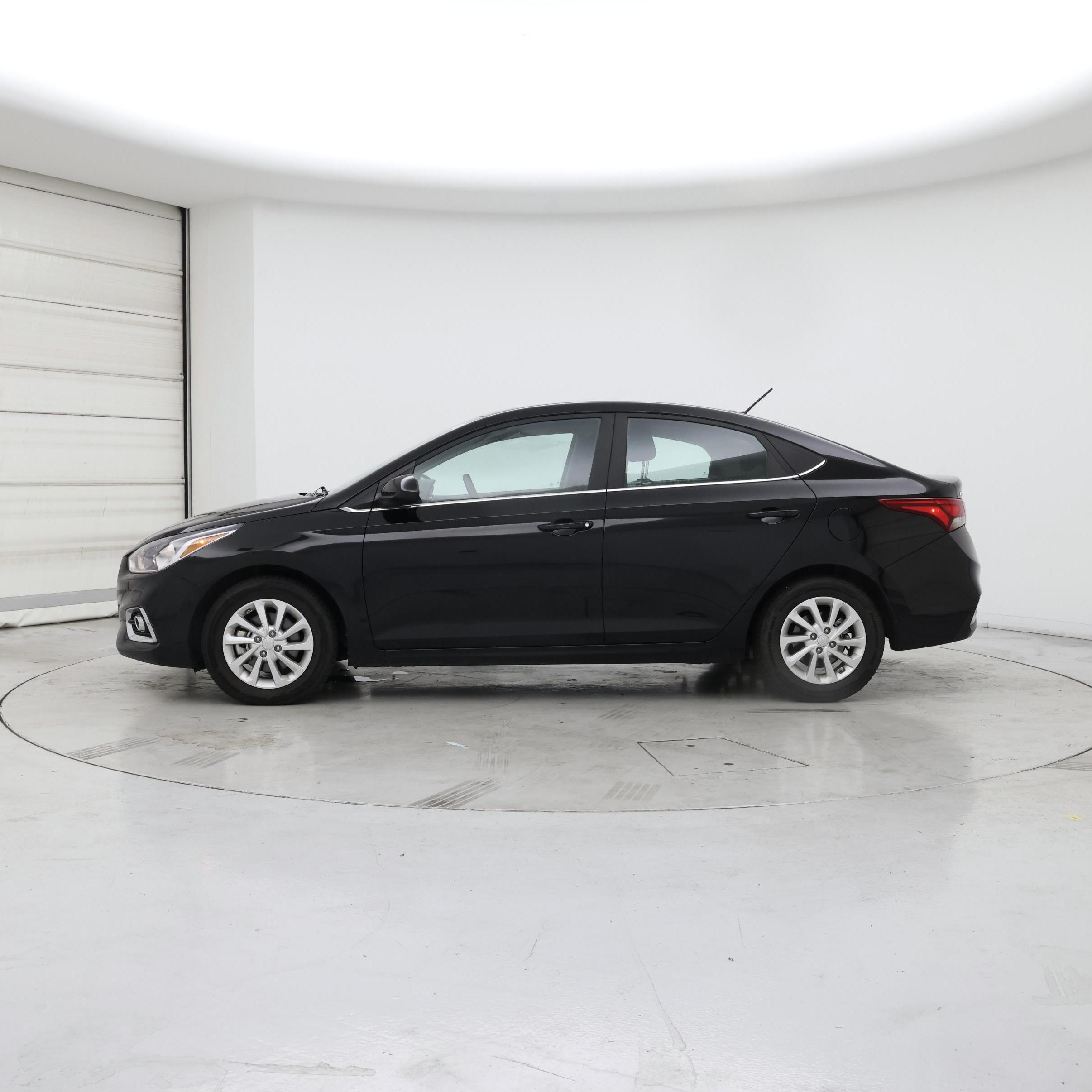 Thumbnail: 2022 Hyundai Accent - 3