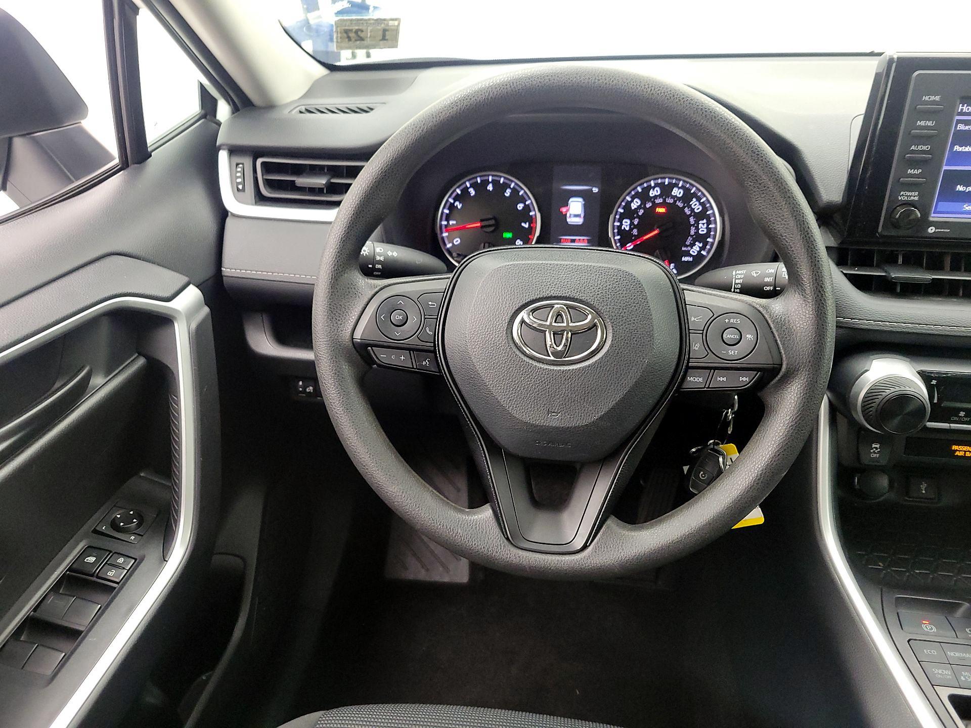 Thumbnail: 2022 Toyota RAV4 - 10