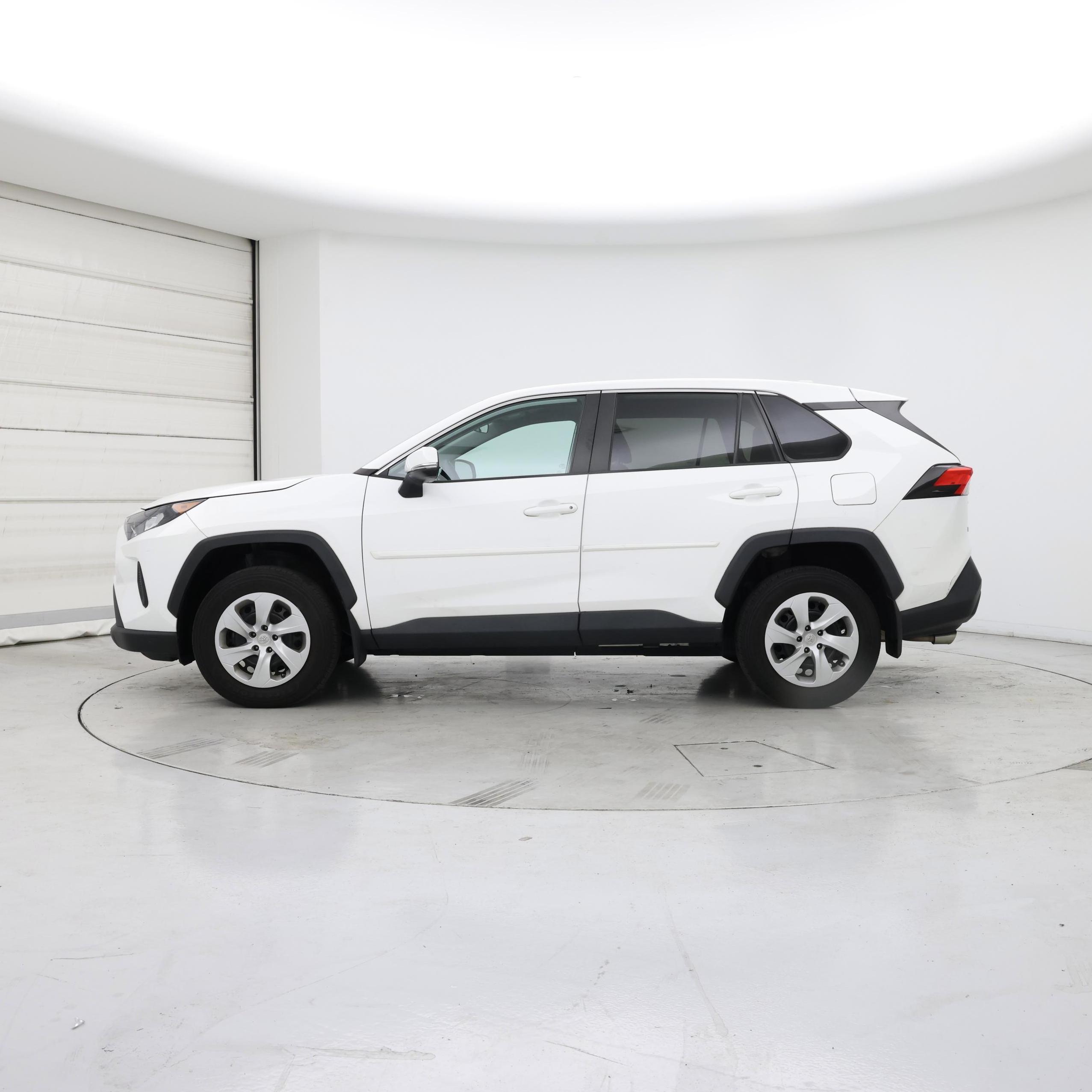 Thumbnail: 2022 Toyota RAV4 - 3
