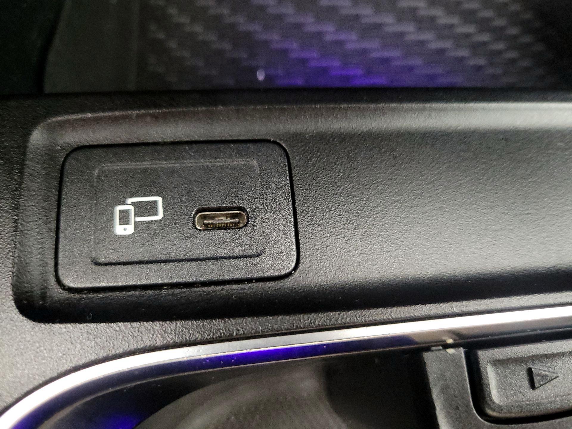 Thumbnail: 2021 Mercedes-Benz GLB - 18