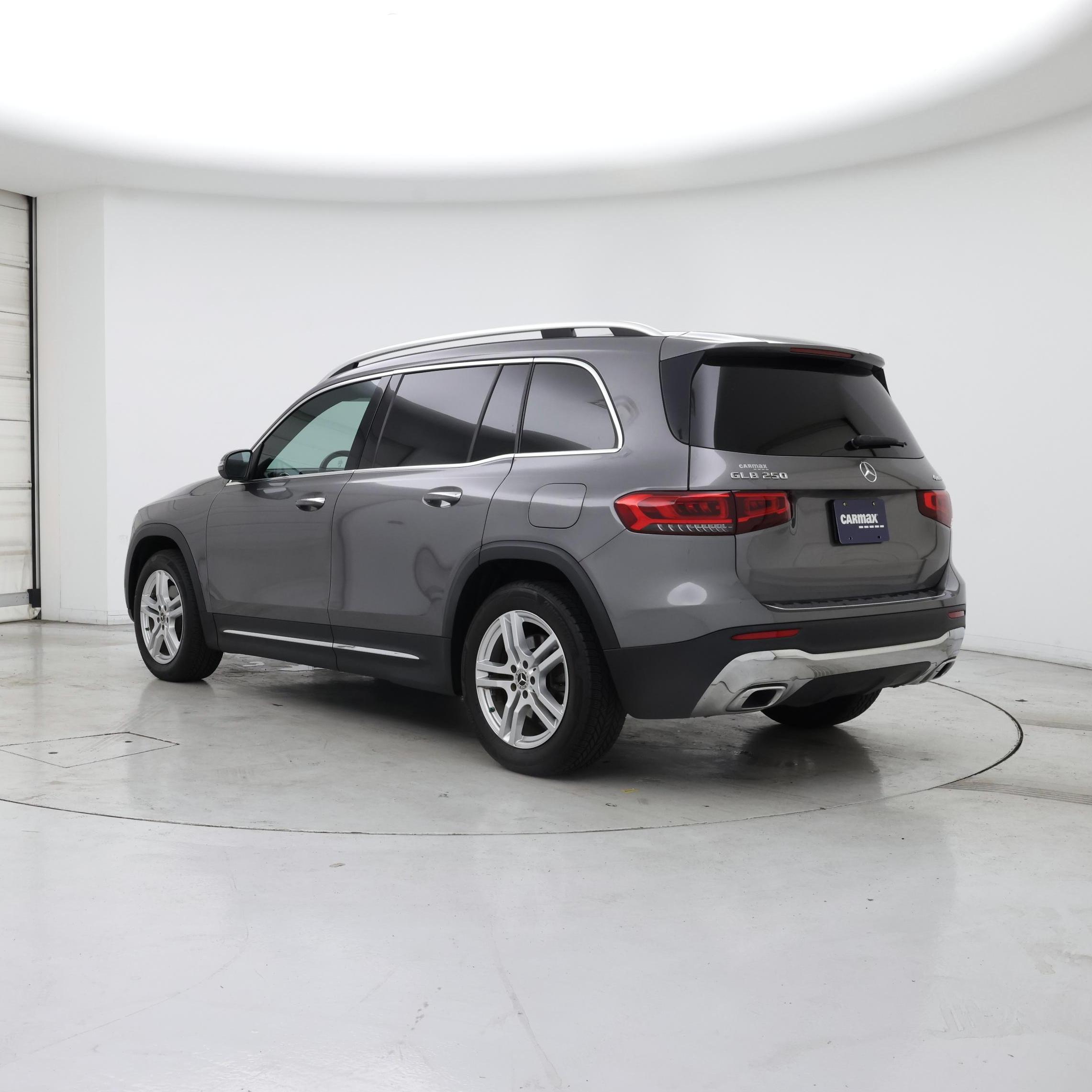 Thumbnail: 2021 Mercedes-Benz GLB - 2