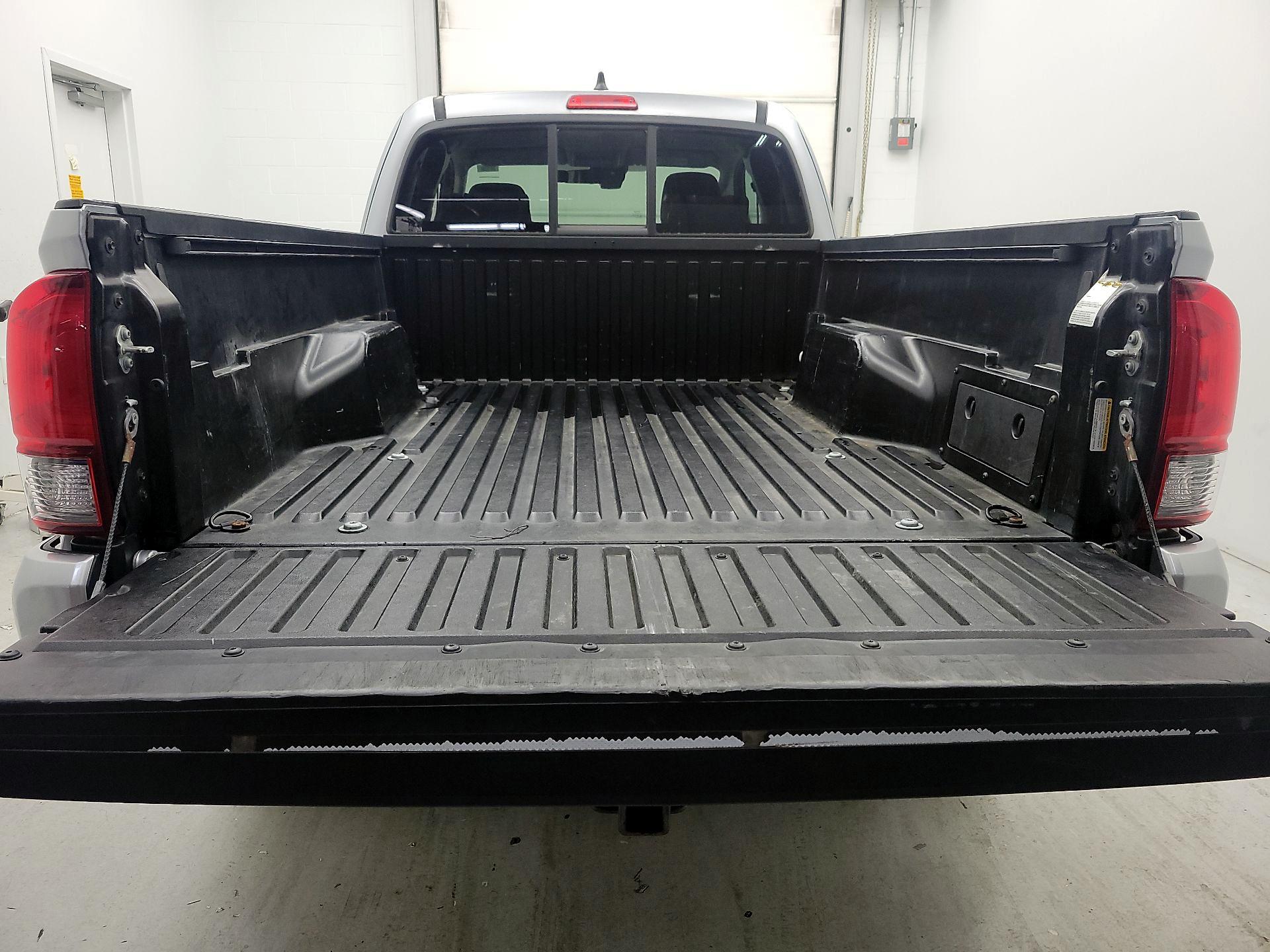 Thumbnail: 2022 Toyota Tacoma - 17