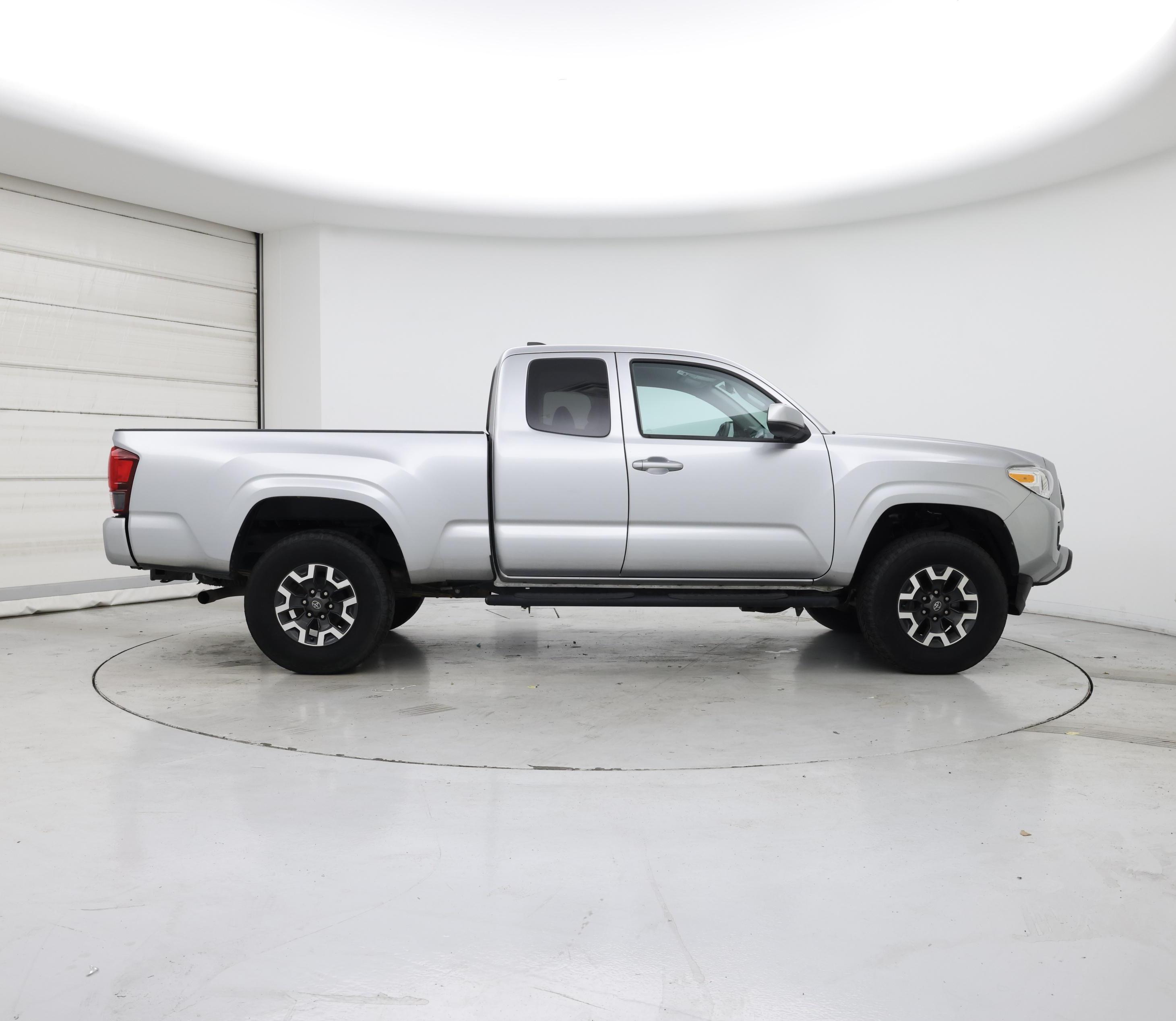 Thumbnail: 2022 Toyota Tacoma - 7