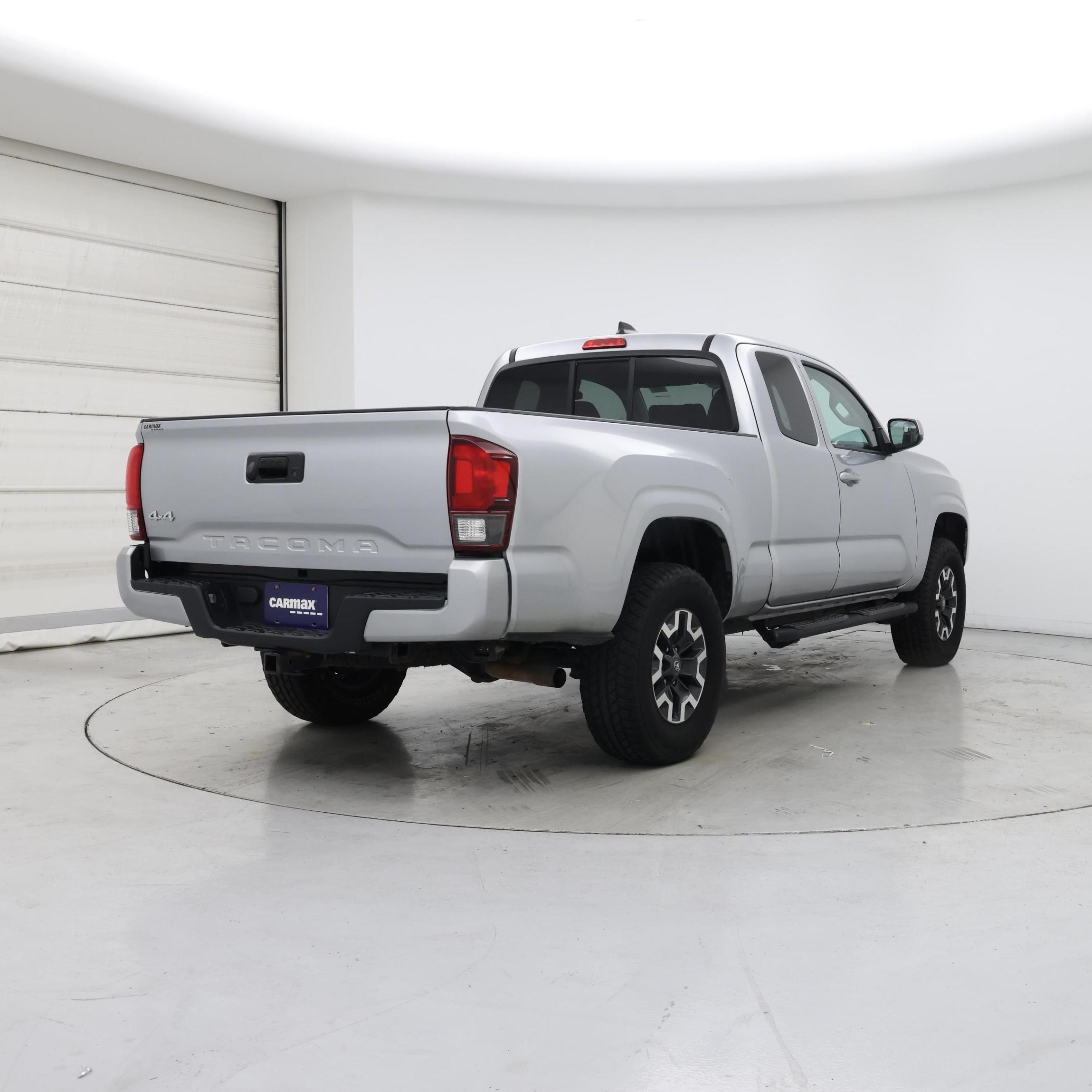 Thumbnail: 2022 Toyota Tacoma - 8