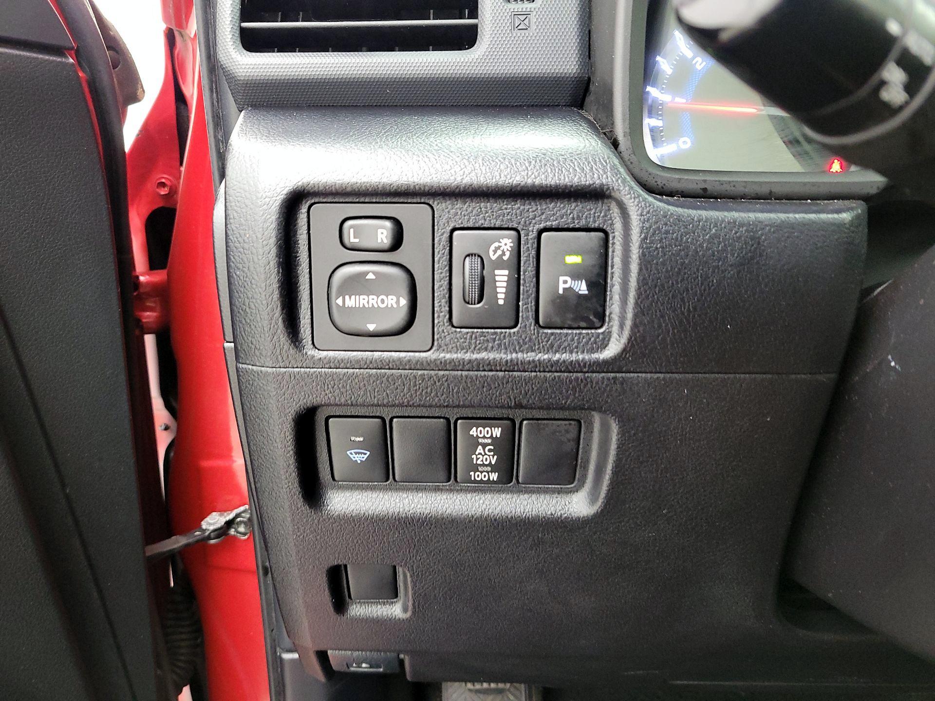 Thumbnail: 2016 Toyota 4Runner - 13