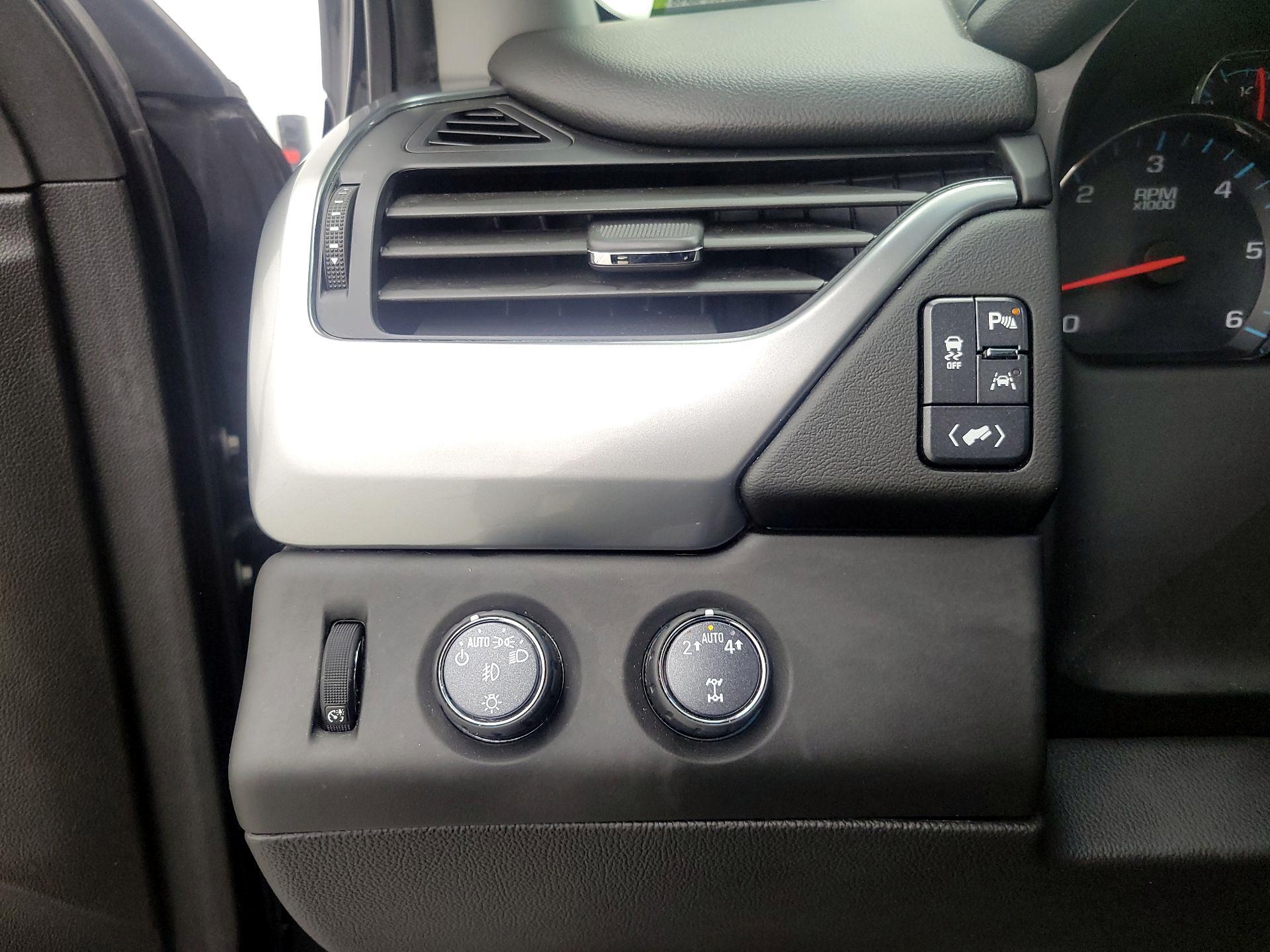 Thumbnail: 2020 Chevrolet Suburban - 13