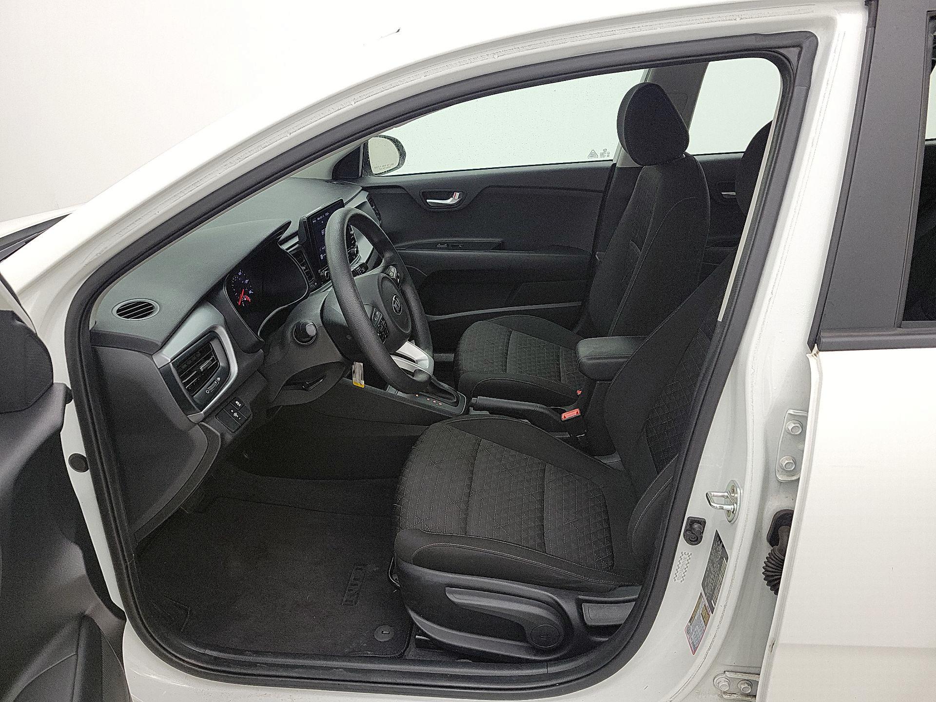 Thumbnail: 2021 Kia Rio - 11