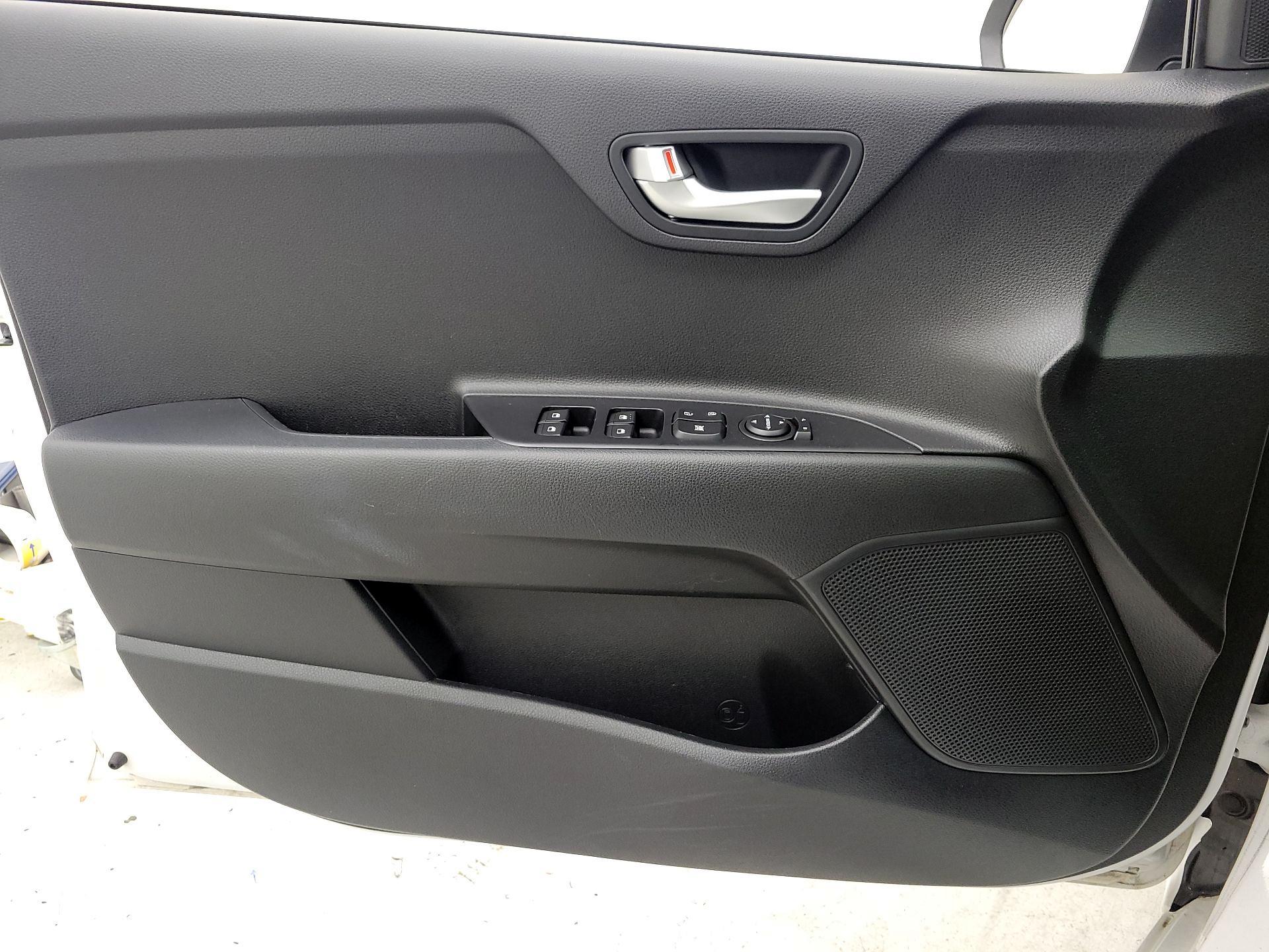 Thumbnail: 2021 Kia Rio - 12