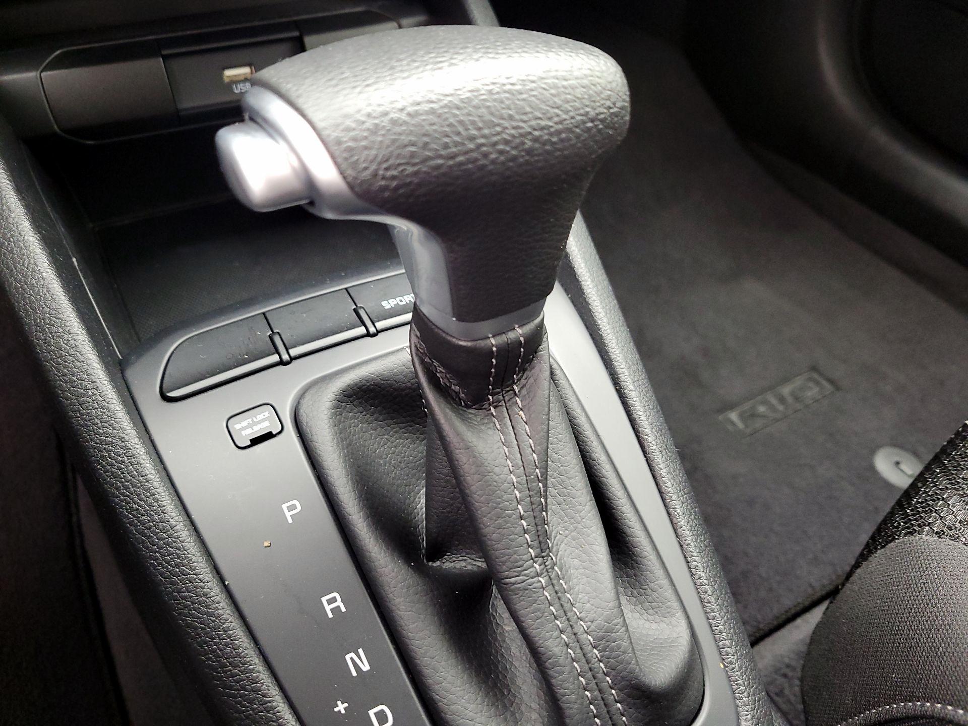 Thumbnail: 2021 Kia Rio - 17