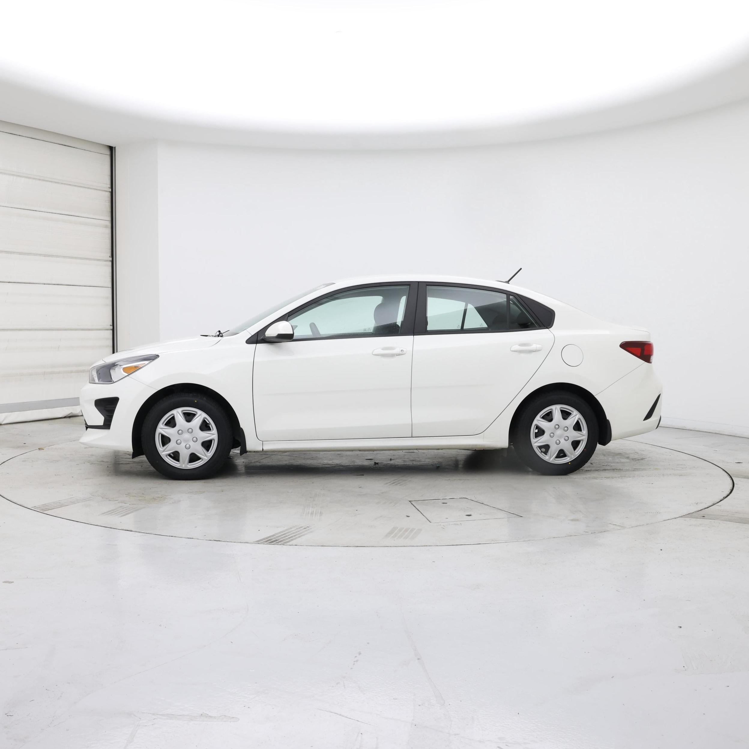 Thumbnail: 2021 Kia Rio - 3