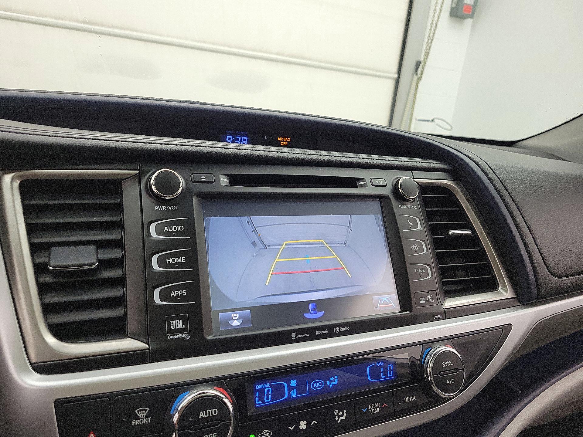 Thumbnail: 2019 Toyota Highlander - 14