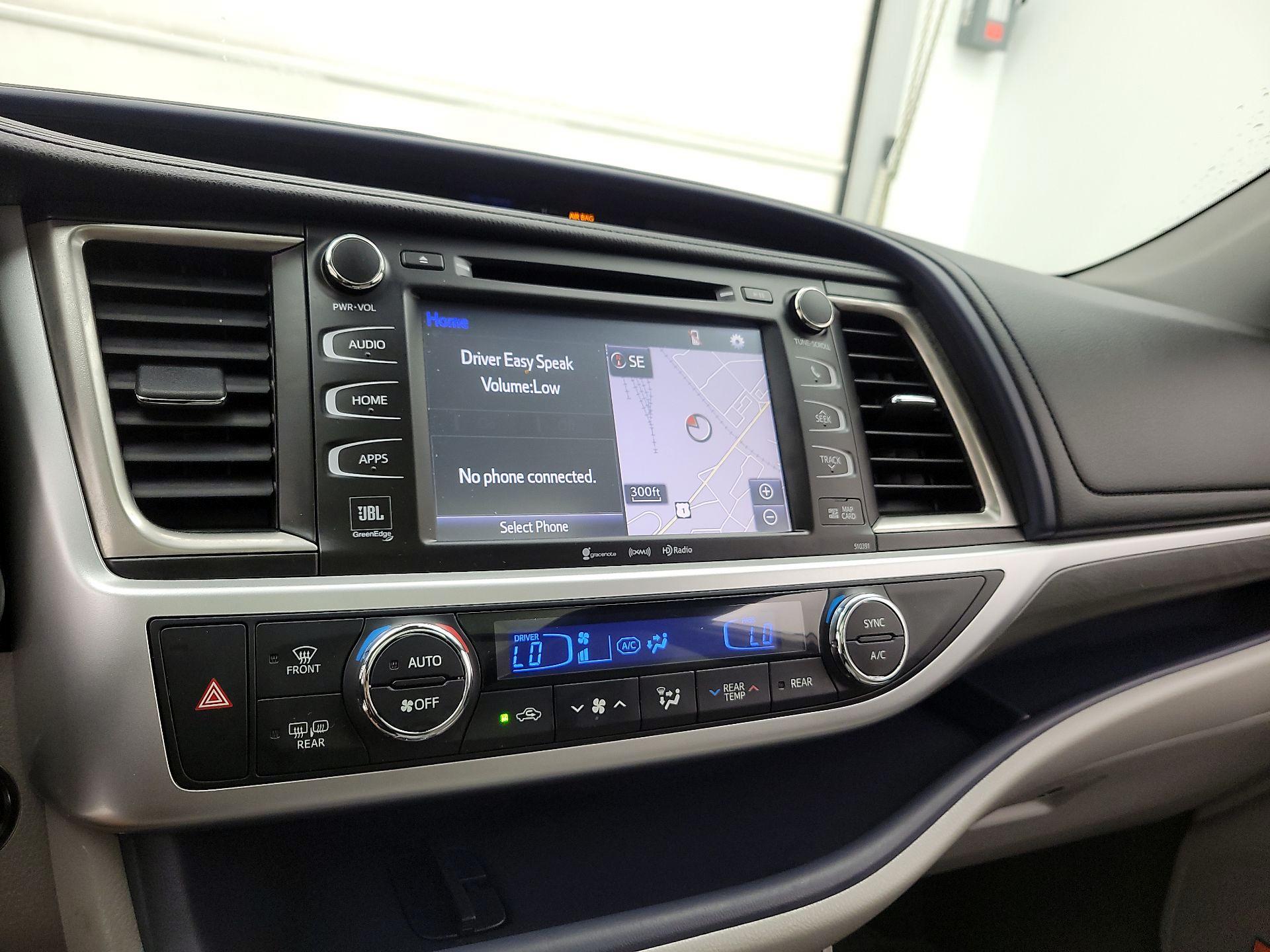 Thumbnail: 2019 Toyota Highlander - 16