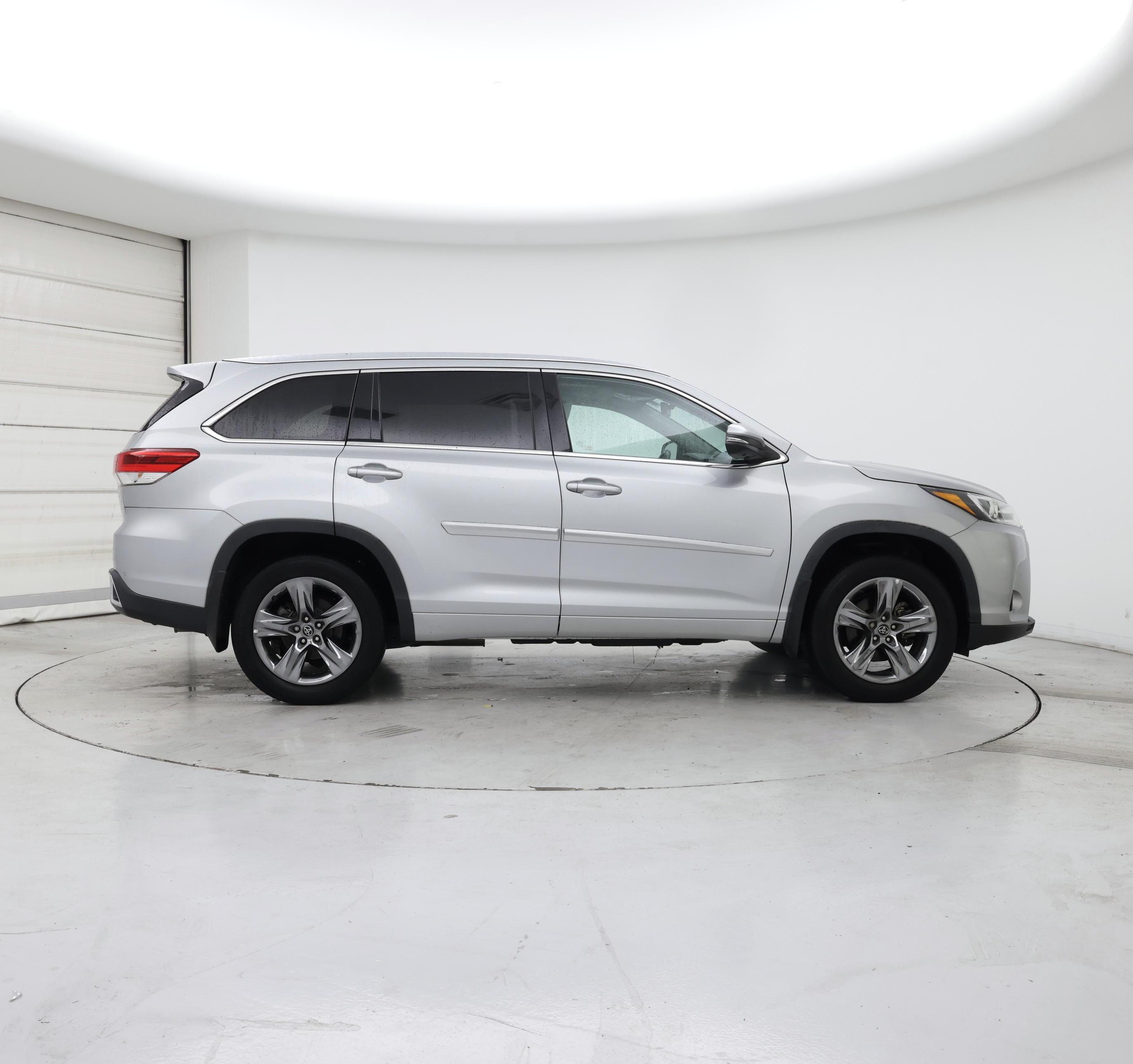Thumbnail: 2019 Toyota Highlander - 7
