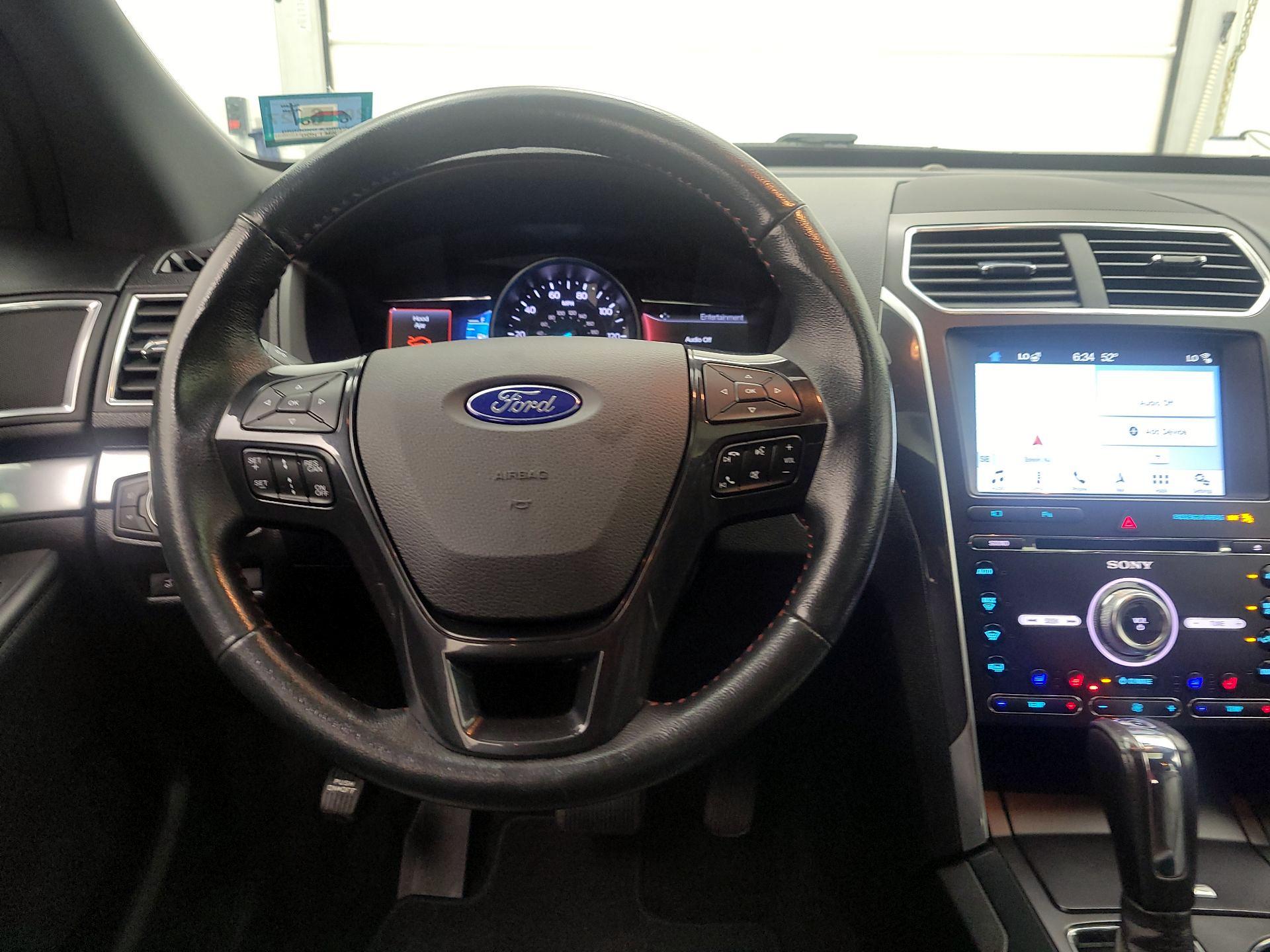 Thumbnail: 2017 Ford Explorer - 10