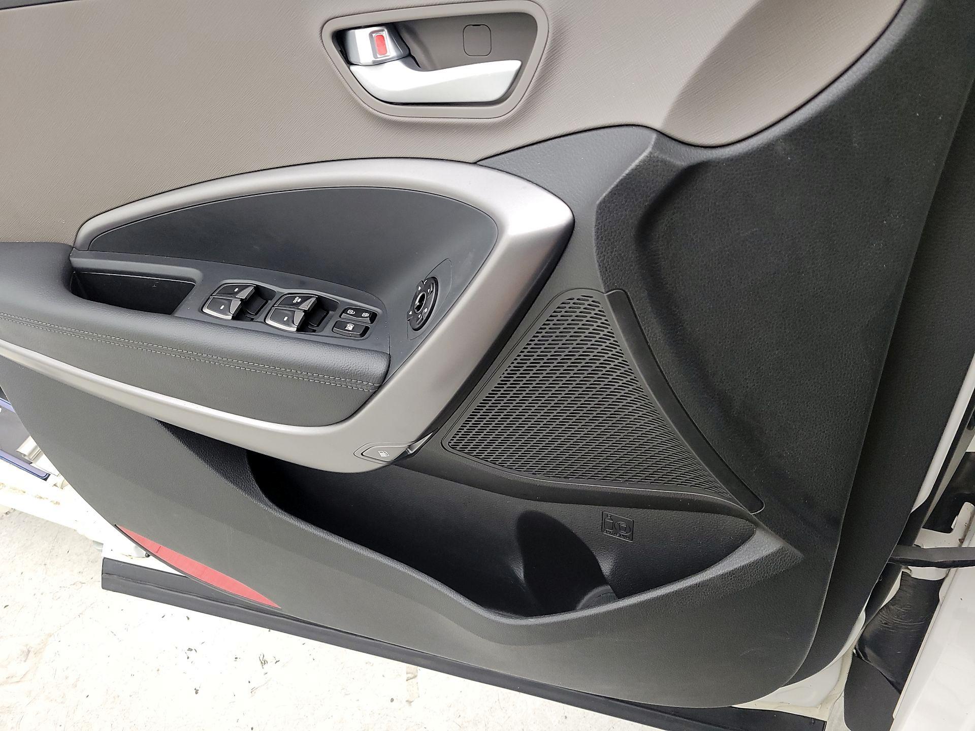 Thumbnail: 2014 Hyundai Santa Fe - 12