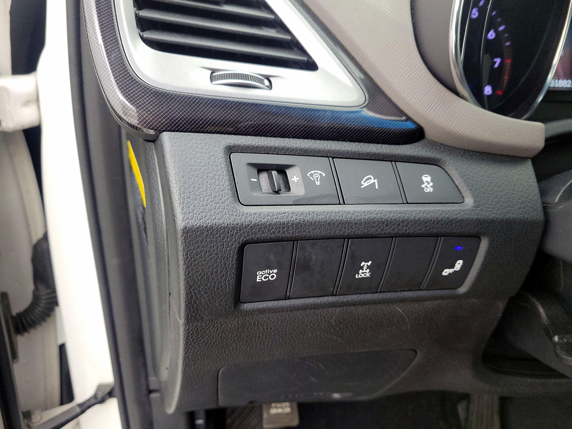 Thumbnail: 2014 Hyundai Santa Fe - 13