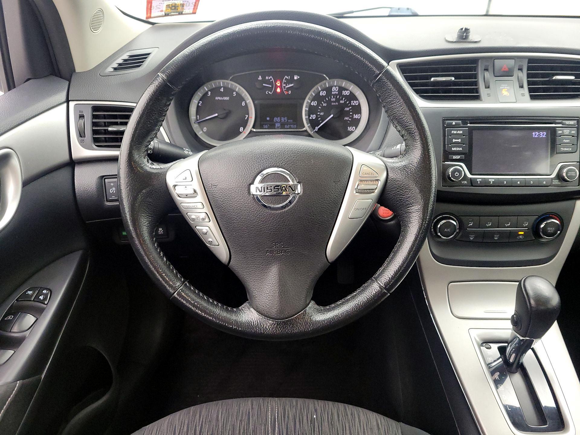 Thumbnail: 2015 Nissan Sentra - 10