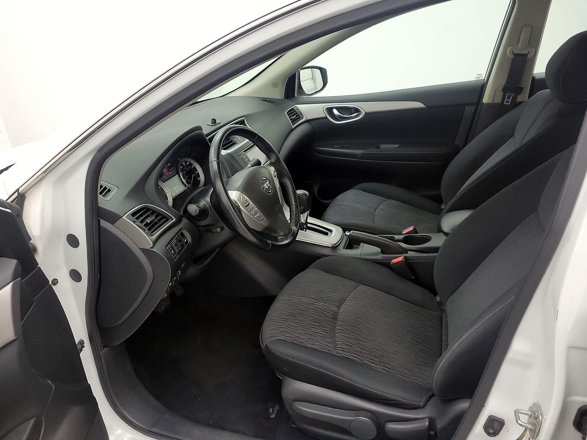 Thumbnail: 2015 Nissan Sentra - 11