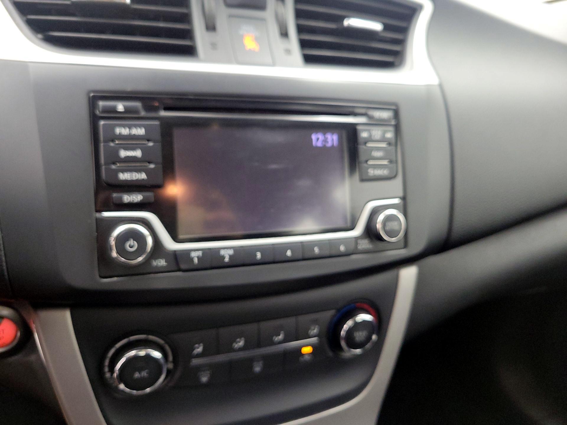 Thumbnail: 2015 Nissan Sentra - 15