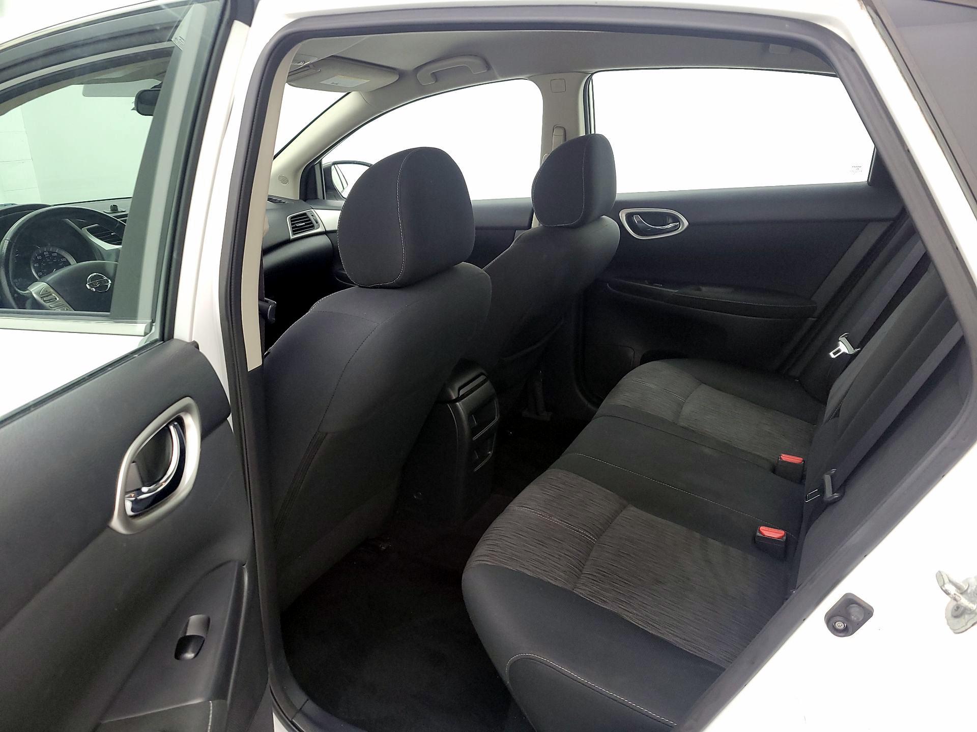 Thumbnail: 2015 Nissan Sentra - 18