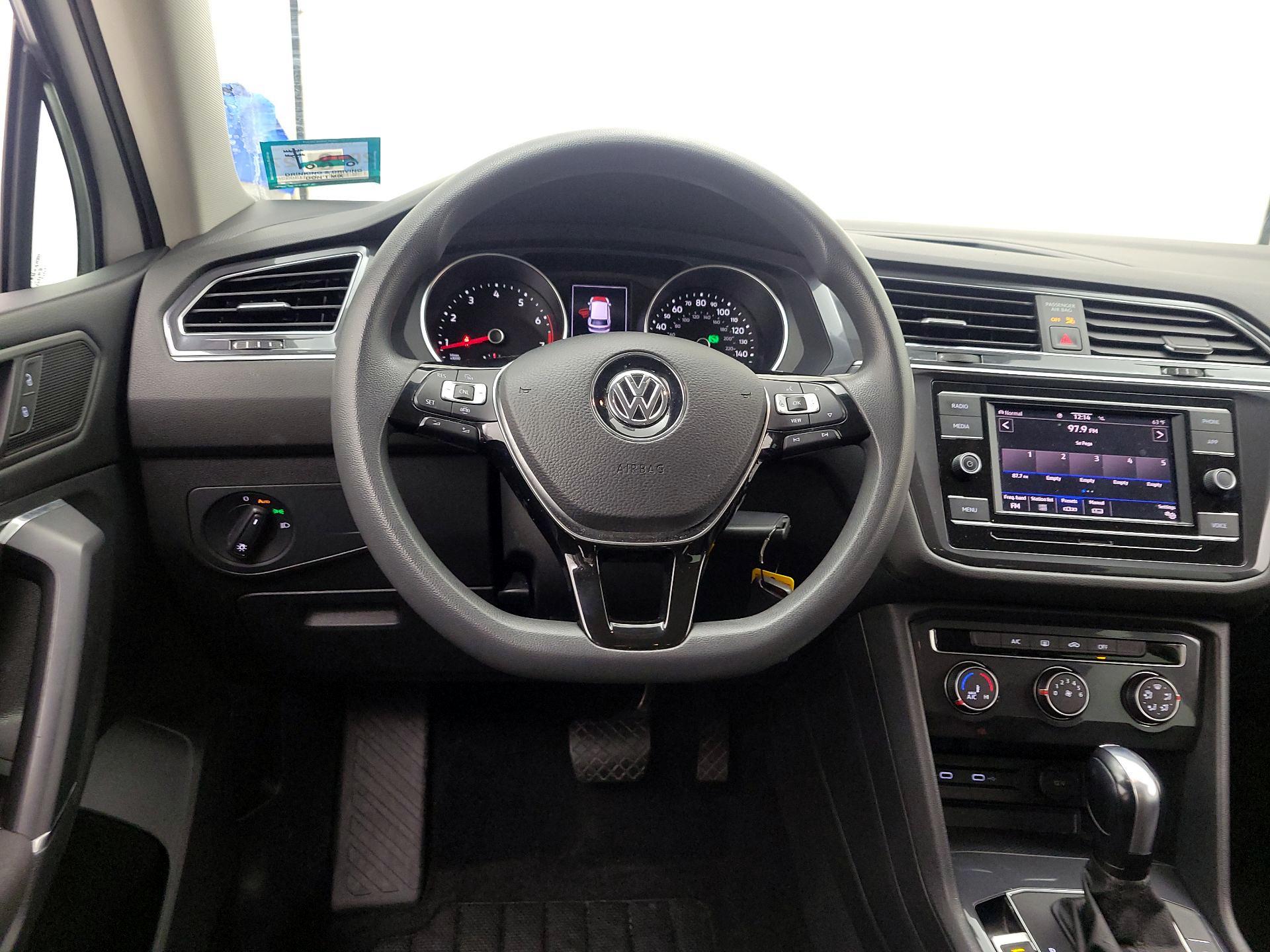Thumbnail: 2020 Volkswagen Tiguan - 10
