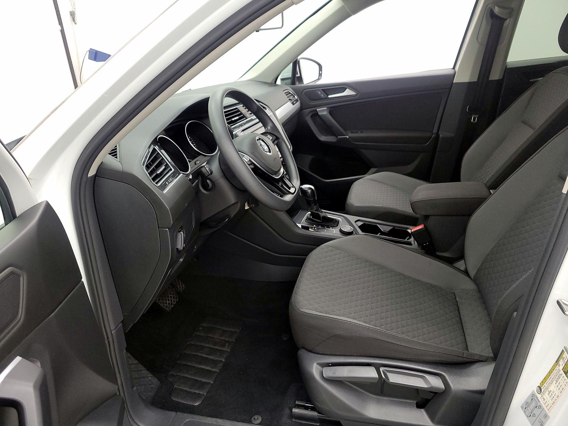 Thumbnail: 2020 Volkswagen Tiguan - 11