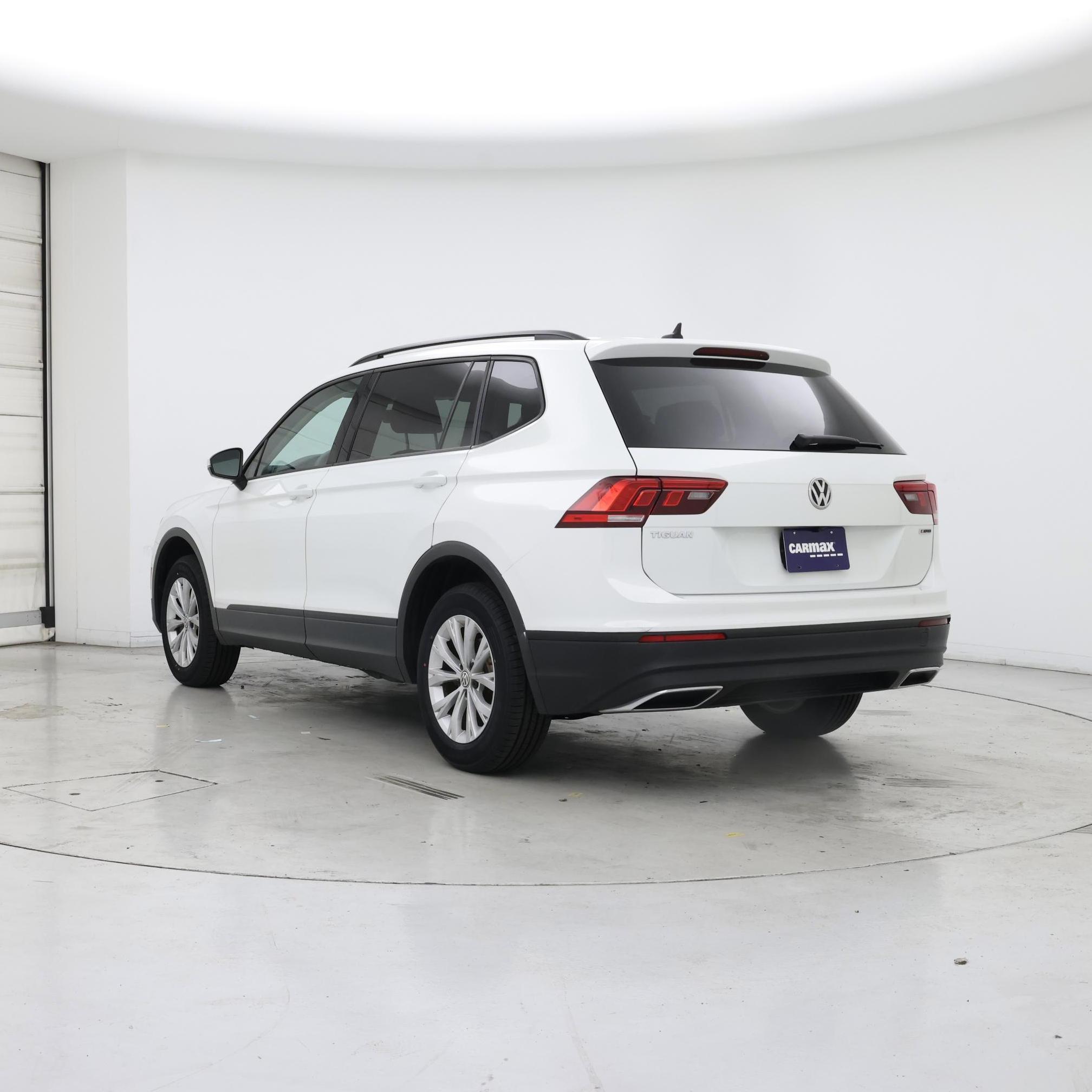 Thumbnail: 2020 Volkswagen Tiguan - 2