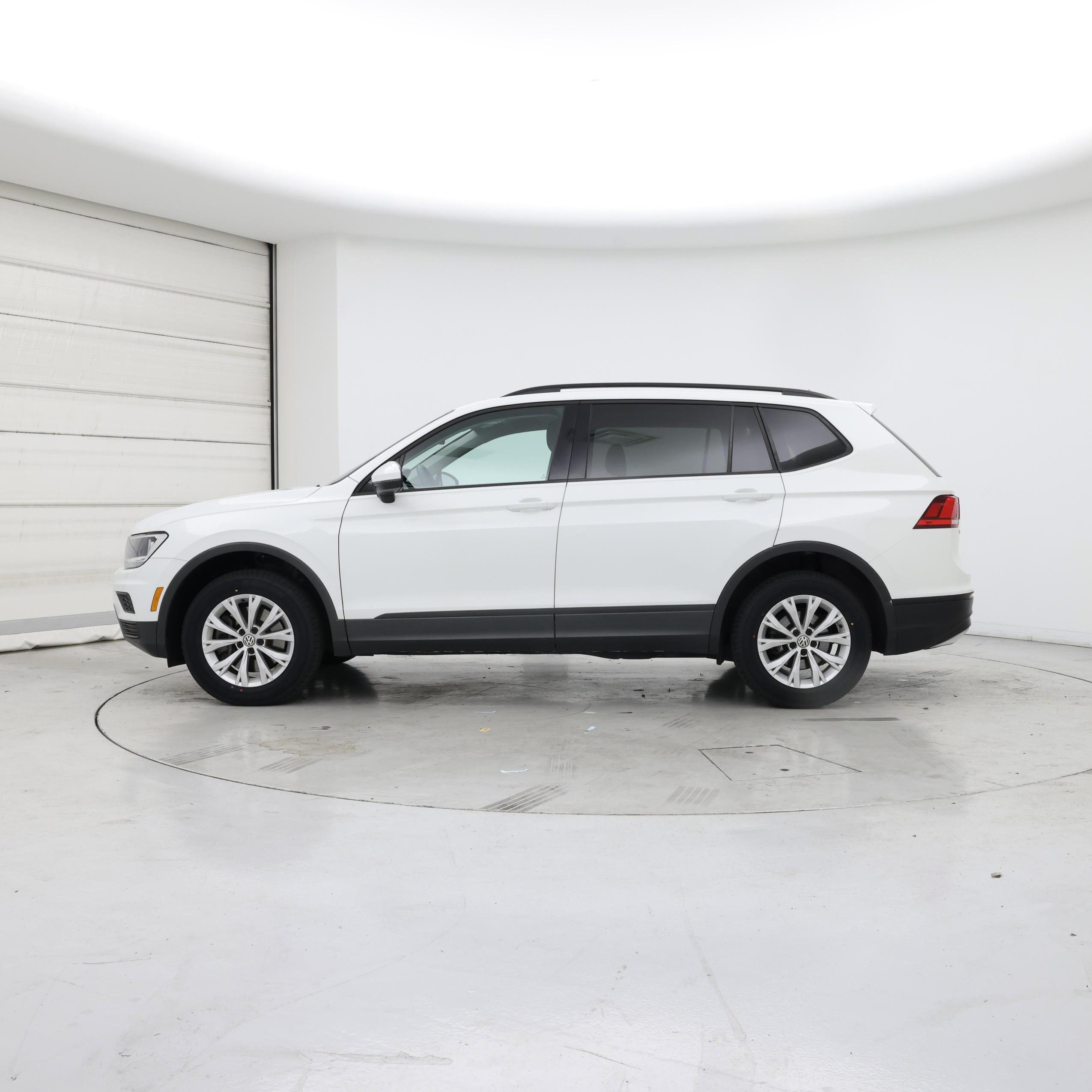 Thumbnail: 2020 Volkswagen Tiguan - 3