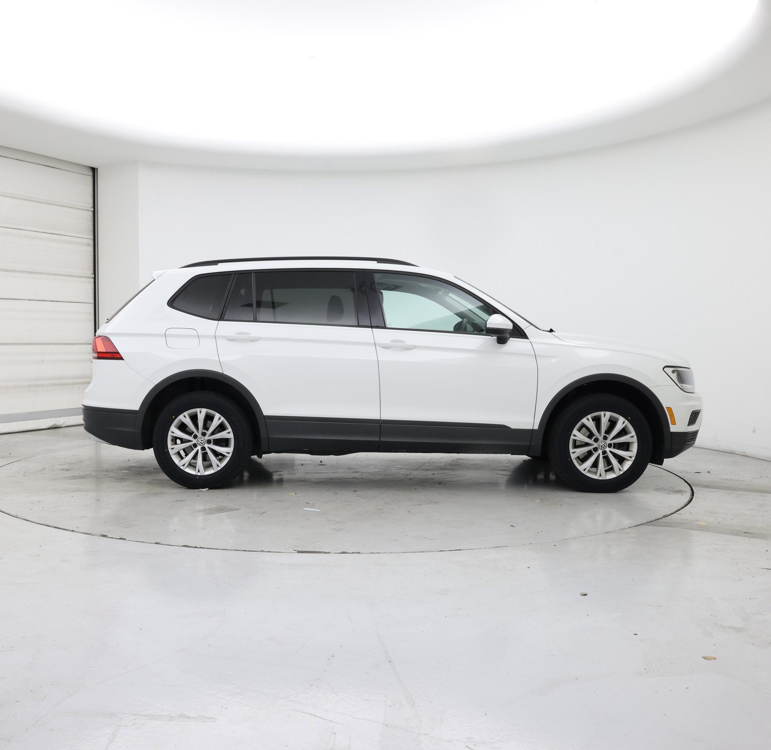Thumbnail: 2020 Volkswagen Tiguan - 7