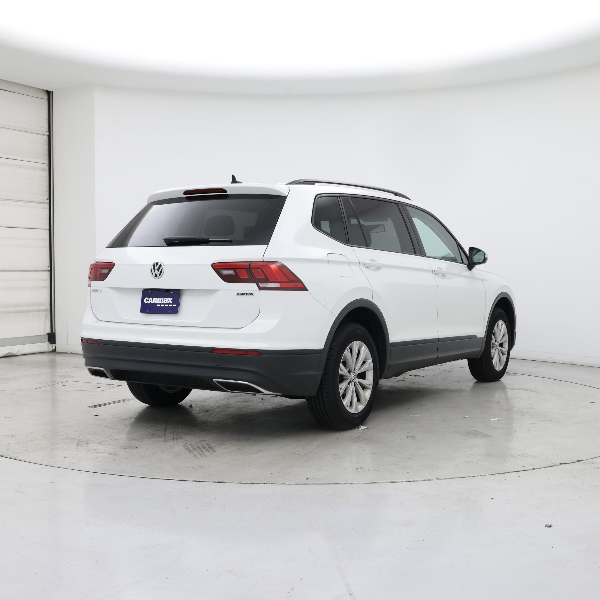 Thumbnail: 2020 Volkswagen Tiguan - 8