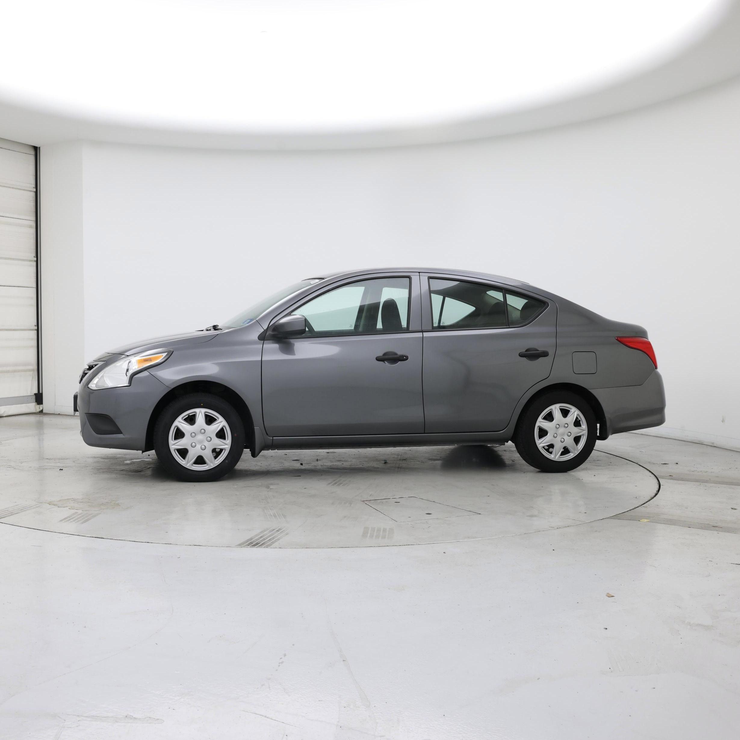 Thumbnail: 2016 Nissan Versa - 3
